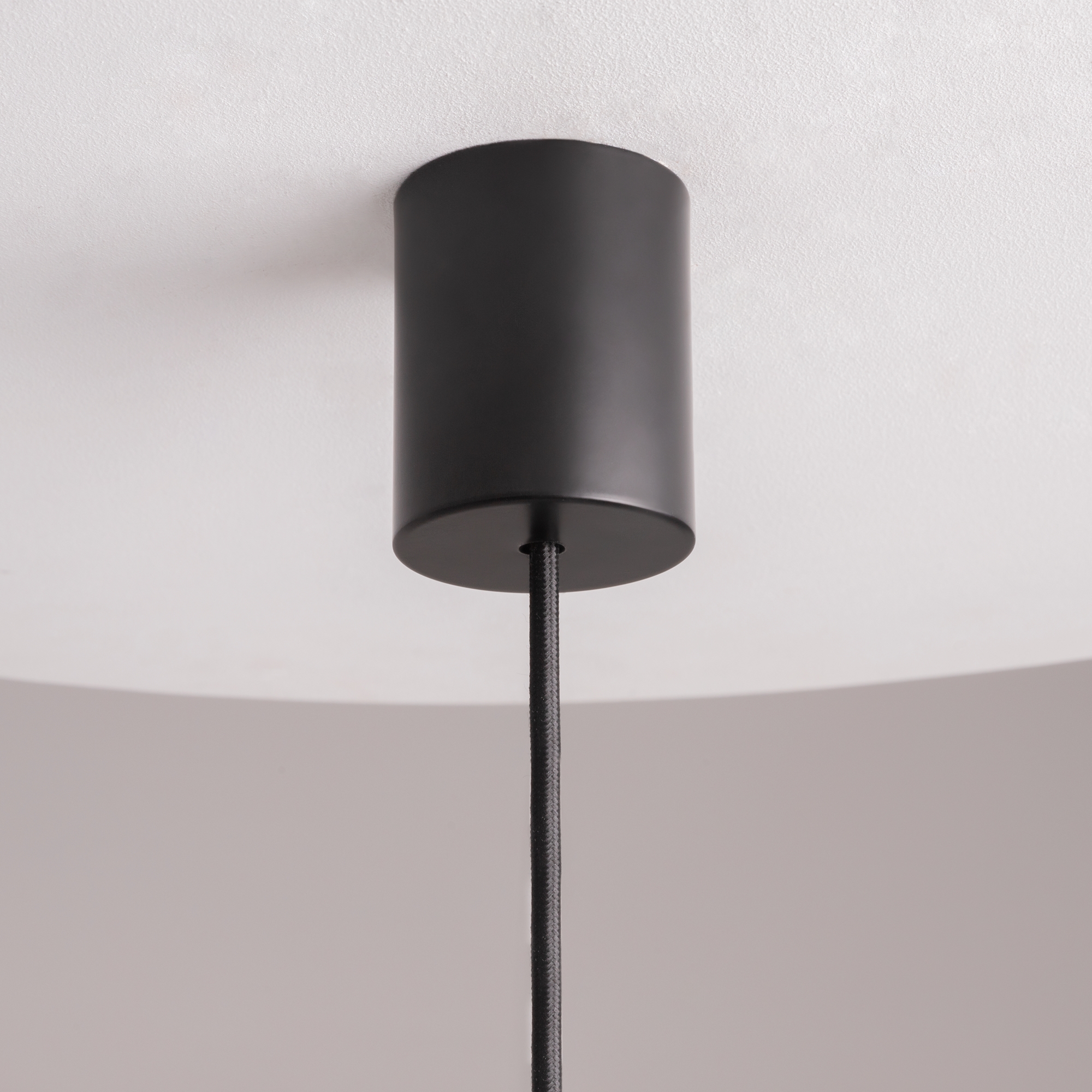 картинка Подвесной светильник Maytoni MOD071PL-L8B3K3