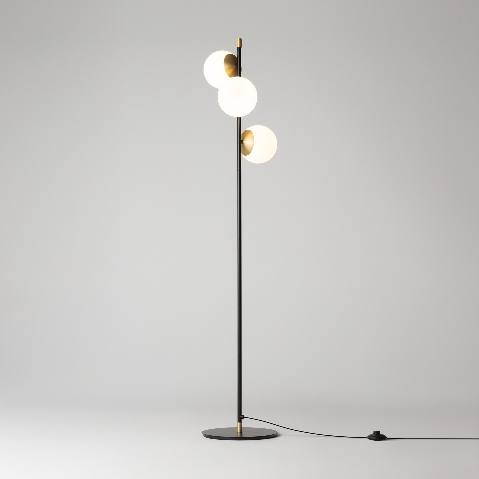 картинка Напольный светильник (торшер) Maytoni MOD048FL-03G