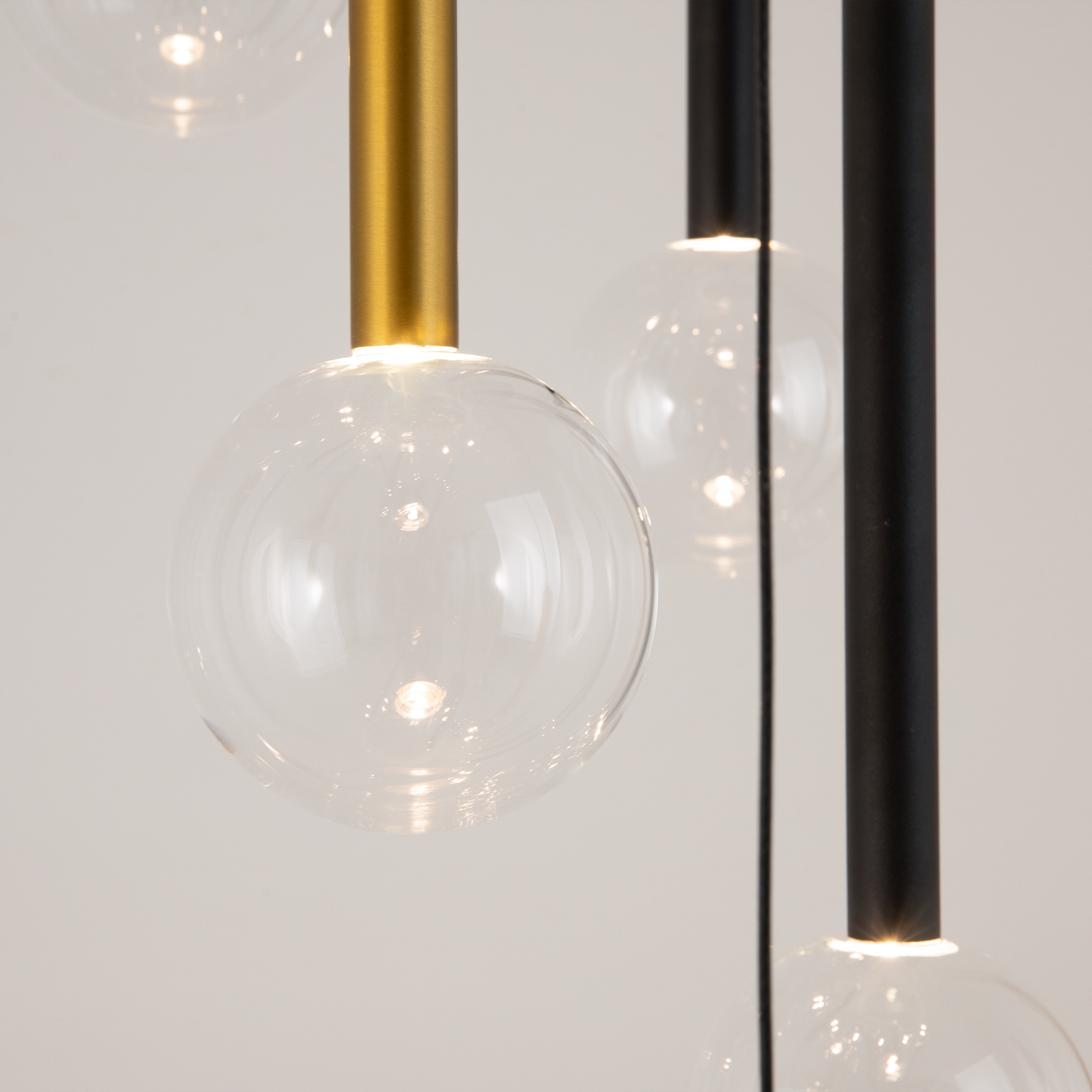 картинка Подвесной светильник Maytoni MOD383PL-L40BBS3K