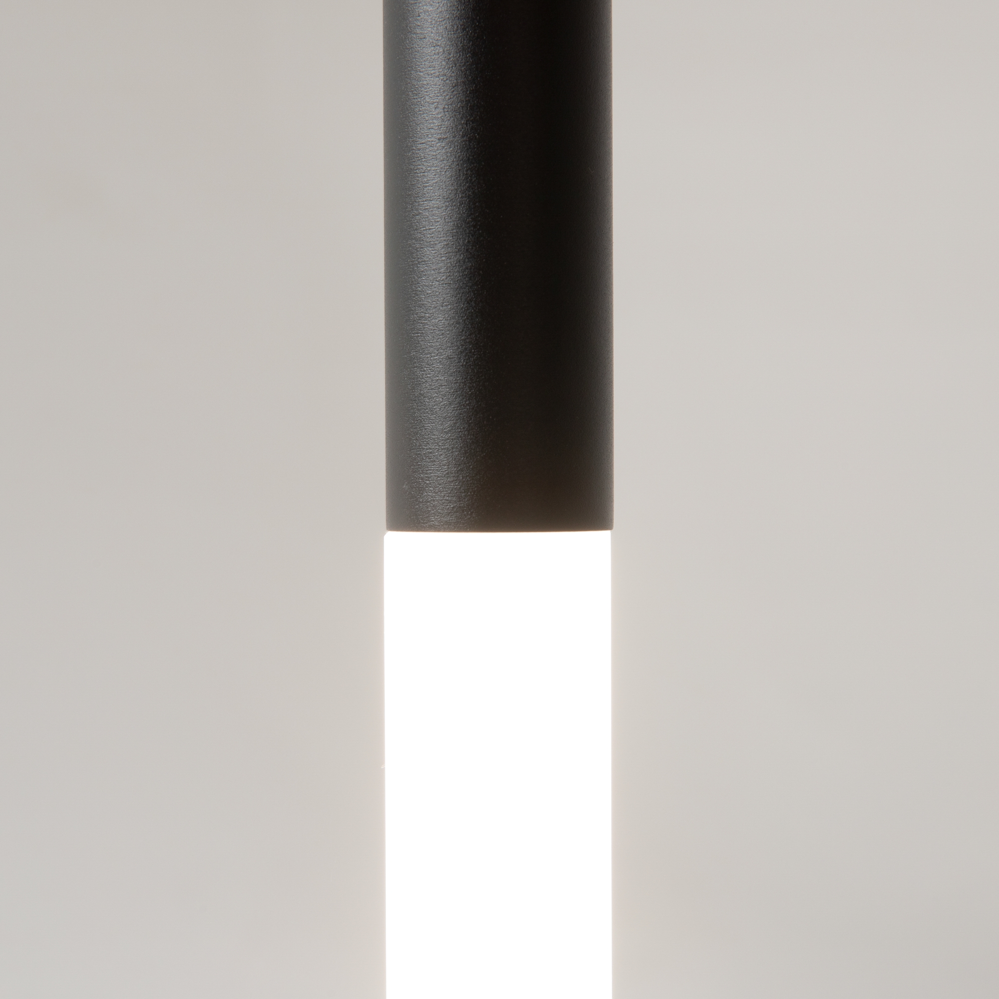 картинка Подвесной светильник Maytoni MOD157PL-L6BK