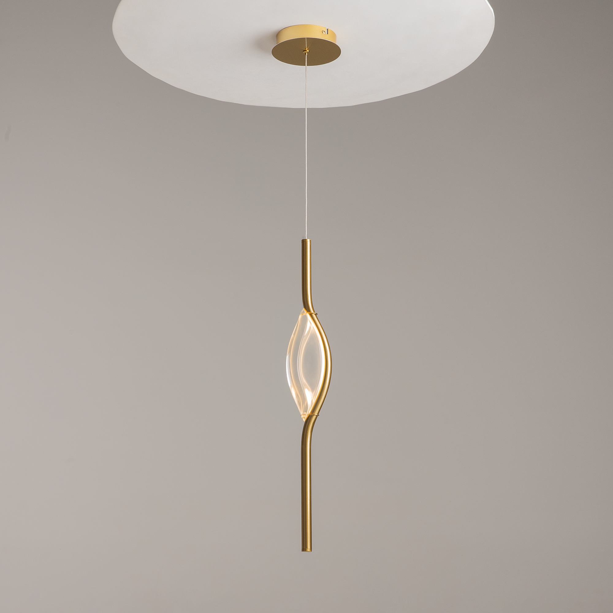 картинка Подвесной светильник Maytoni MOD347PL-L8BS3K