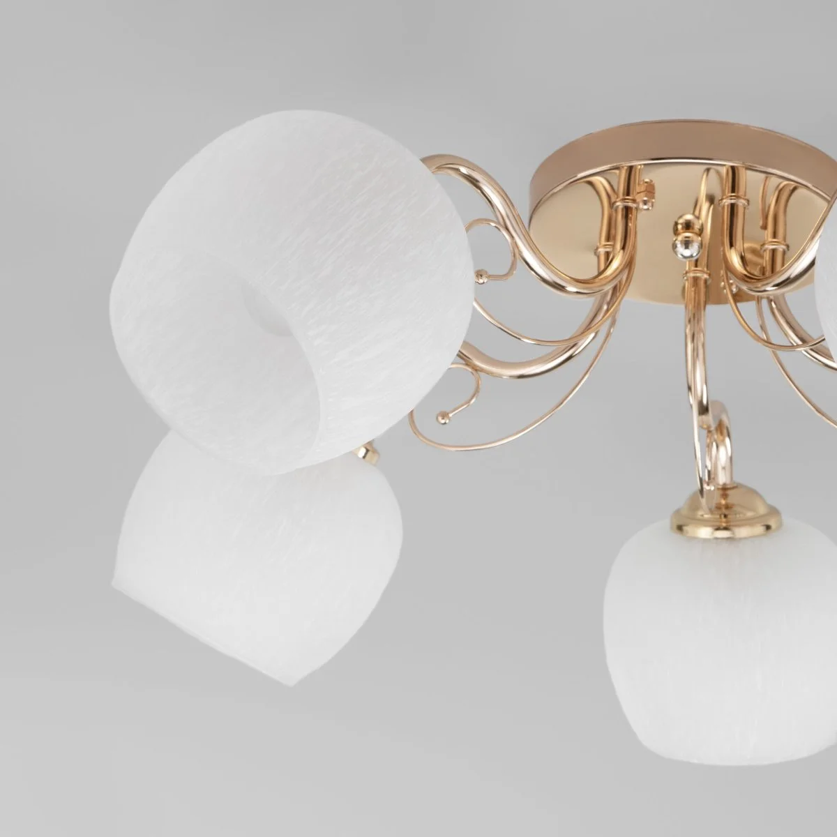 картинка Потолочный светильник со стеклянными плафонами 30138/5 золото