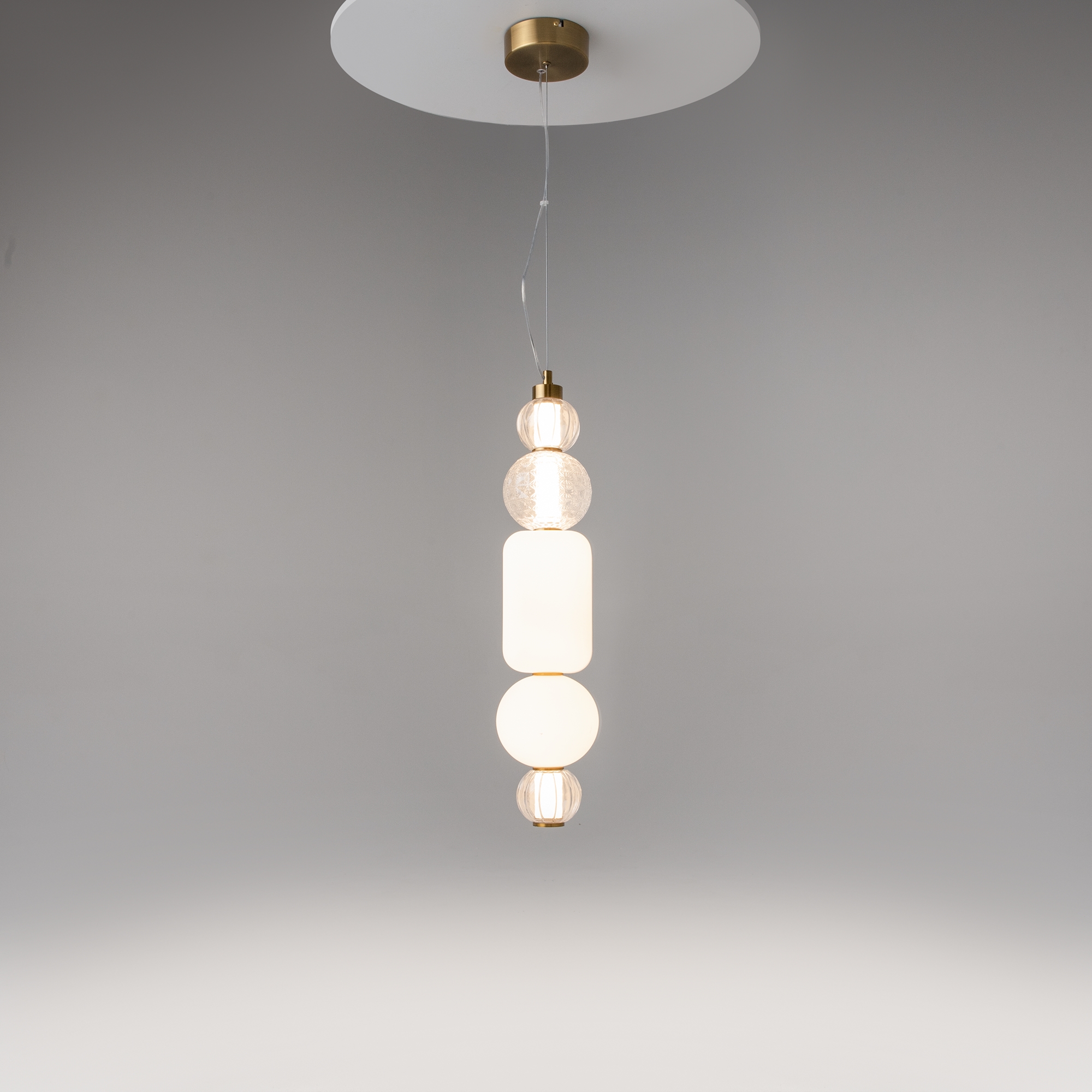 картинка Подвесной светильник Maytoni P069PL-L35G3K