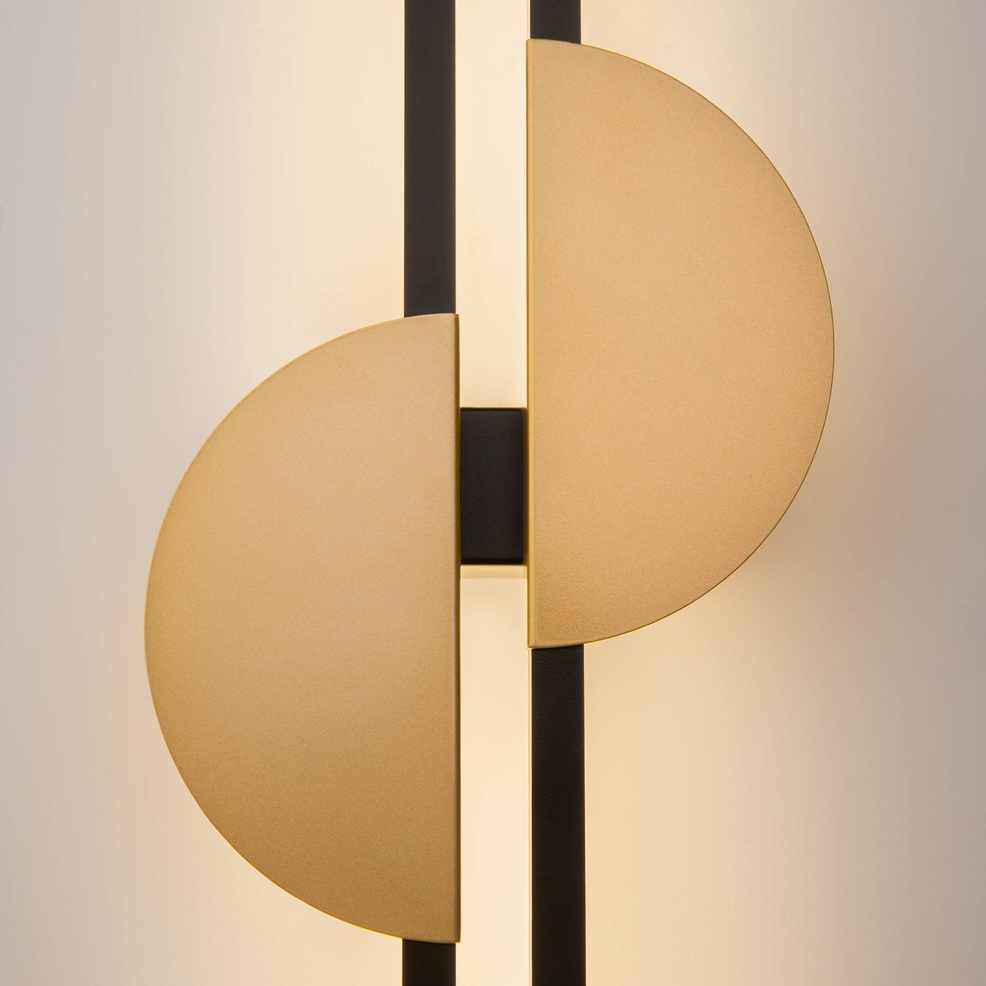 картинка Настенный светильник (бра) Maytoni MOD179WL-L22BS4K1