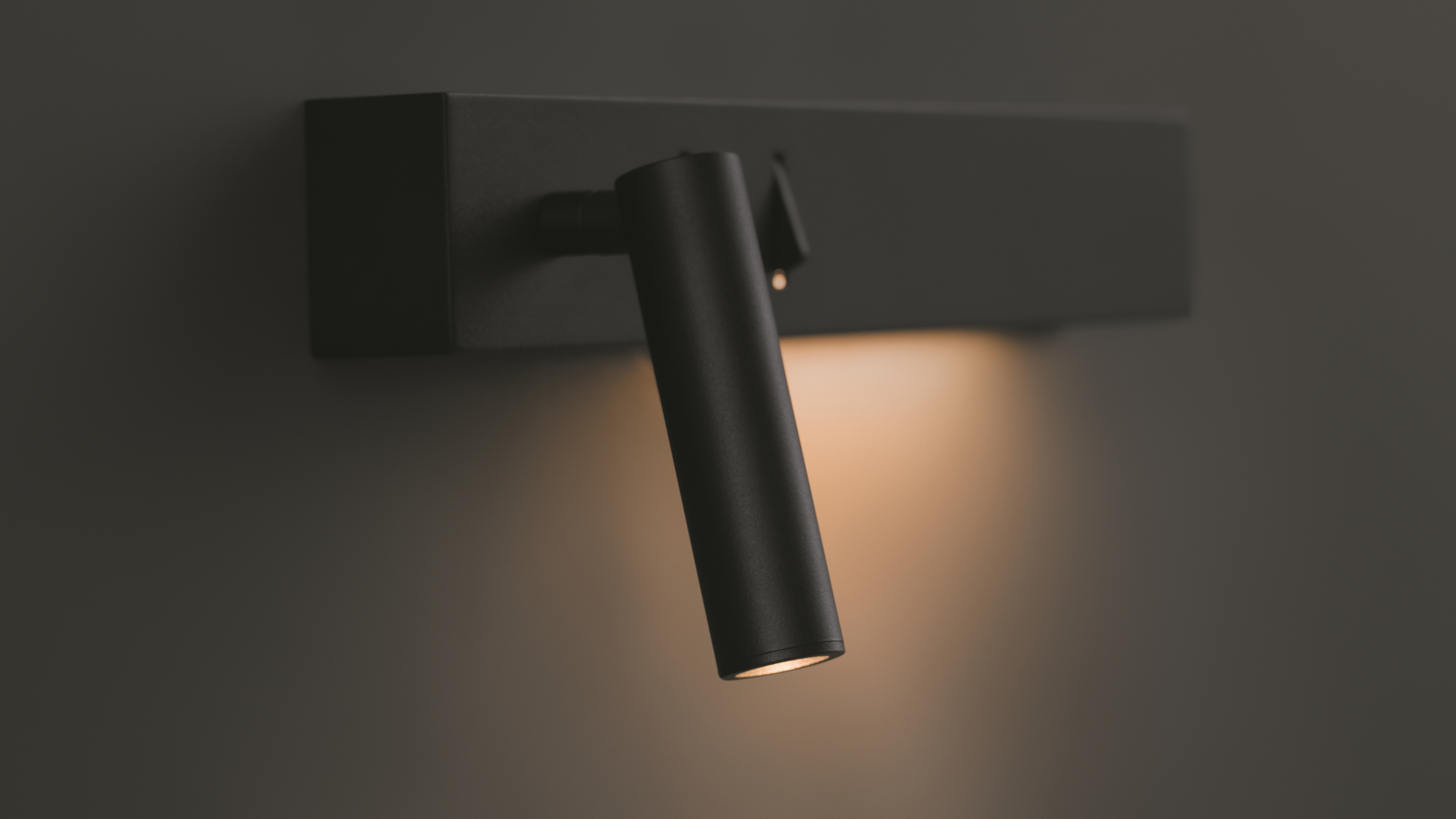 картинка Настенный светильник (бра) Technical C031WL-L8B3K