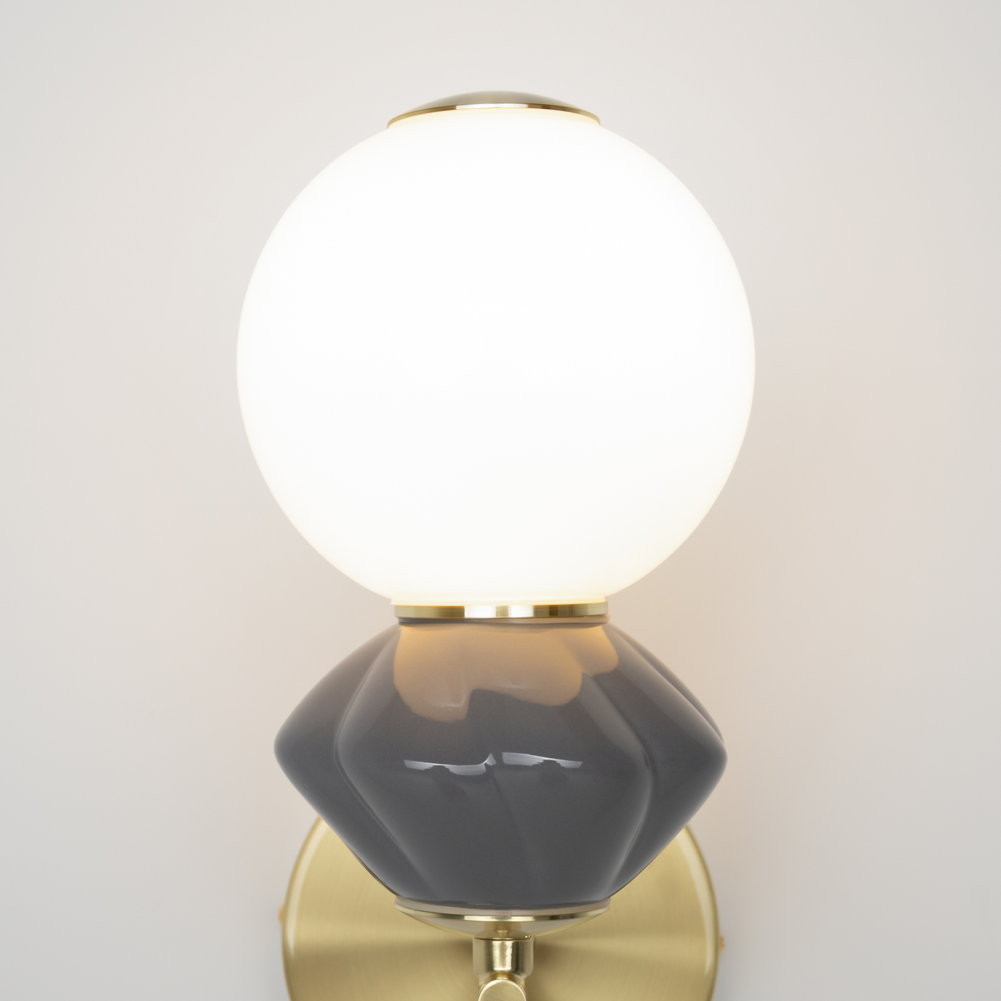 картинка Настенный светильник (бра) Maytoni MOD362WL-L5GR3K