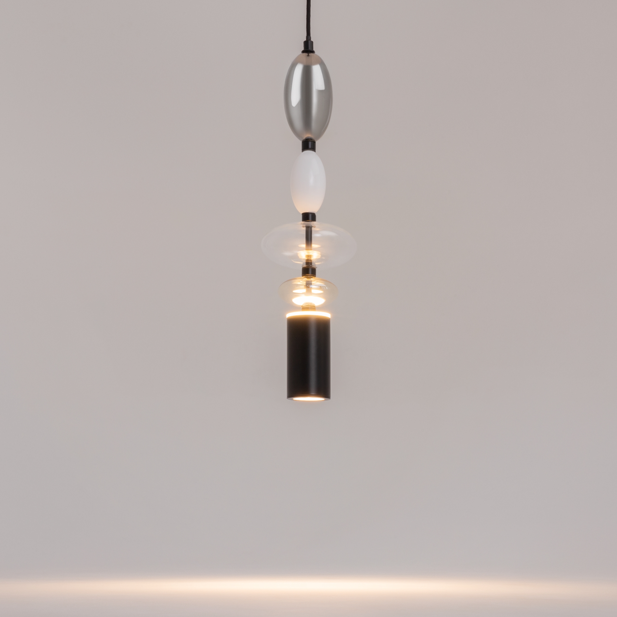 картинка Подвесной светильник Maytoni MOD071PL-L8B3K3