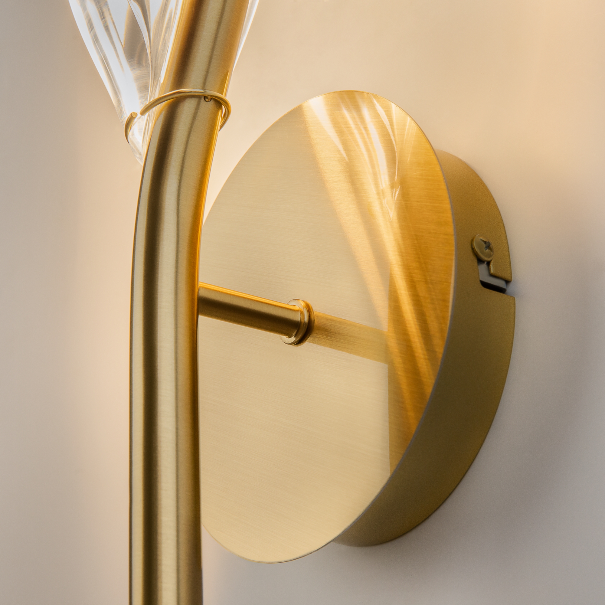 картинка Настенный светильник (бра) Maytoni MOD347WL-L8BS3K