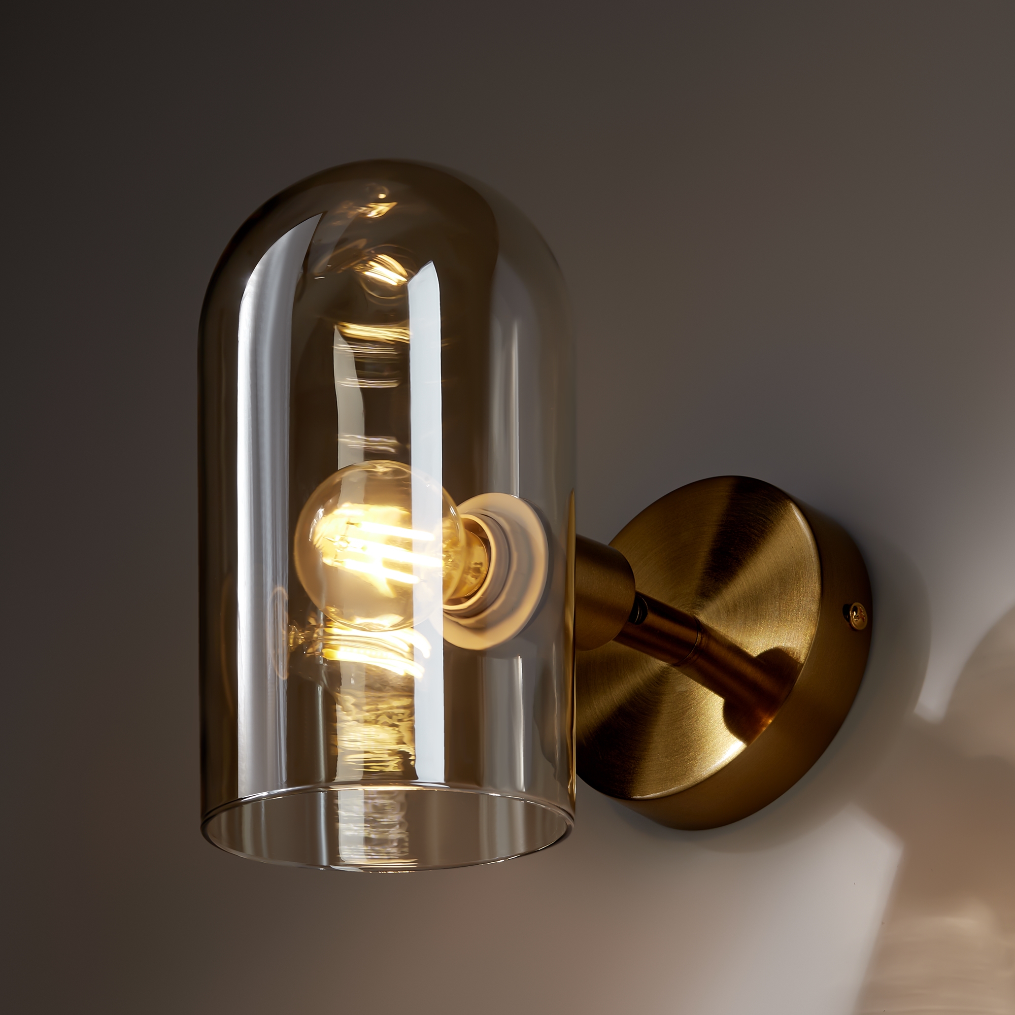 картинка Настенный светильник (бра) Freya FR5427WL-01BS