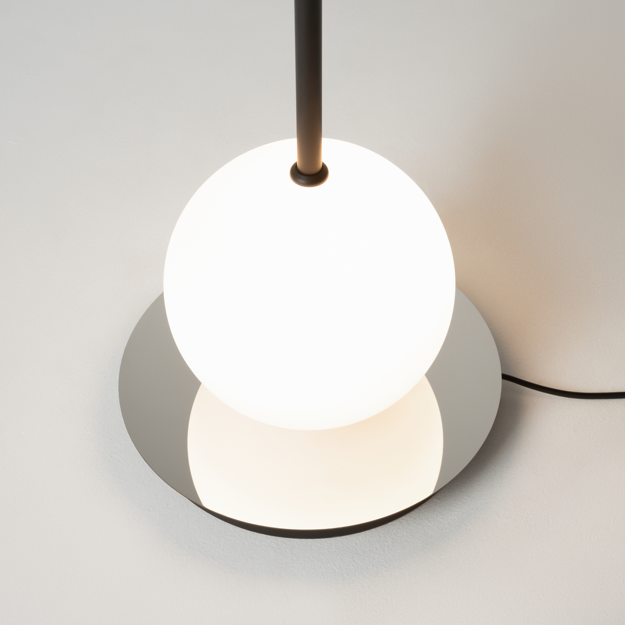 картинка Напольный светильник (торшер) Maytoni MOD427FL-L20B3K