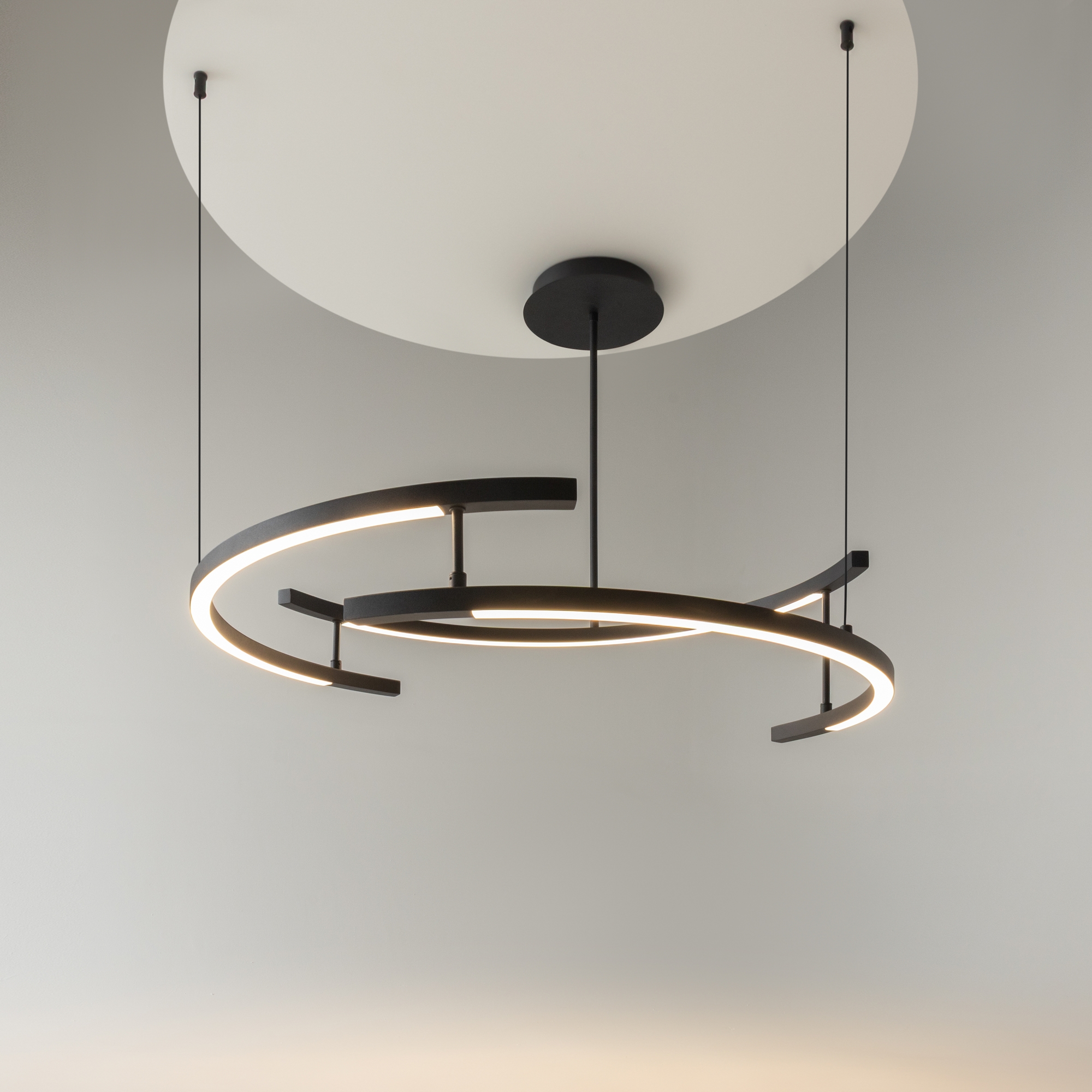 картинка Подвесной светильник Maytoni MOD016PL-L52BK