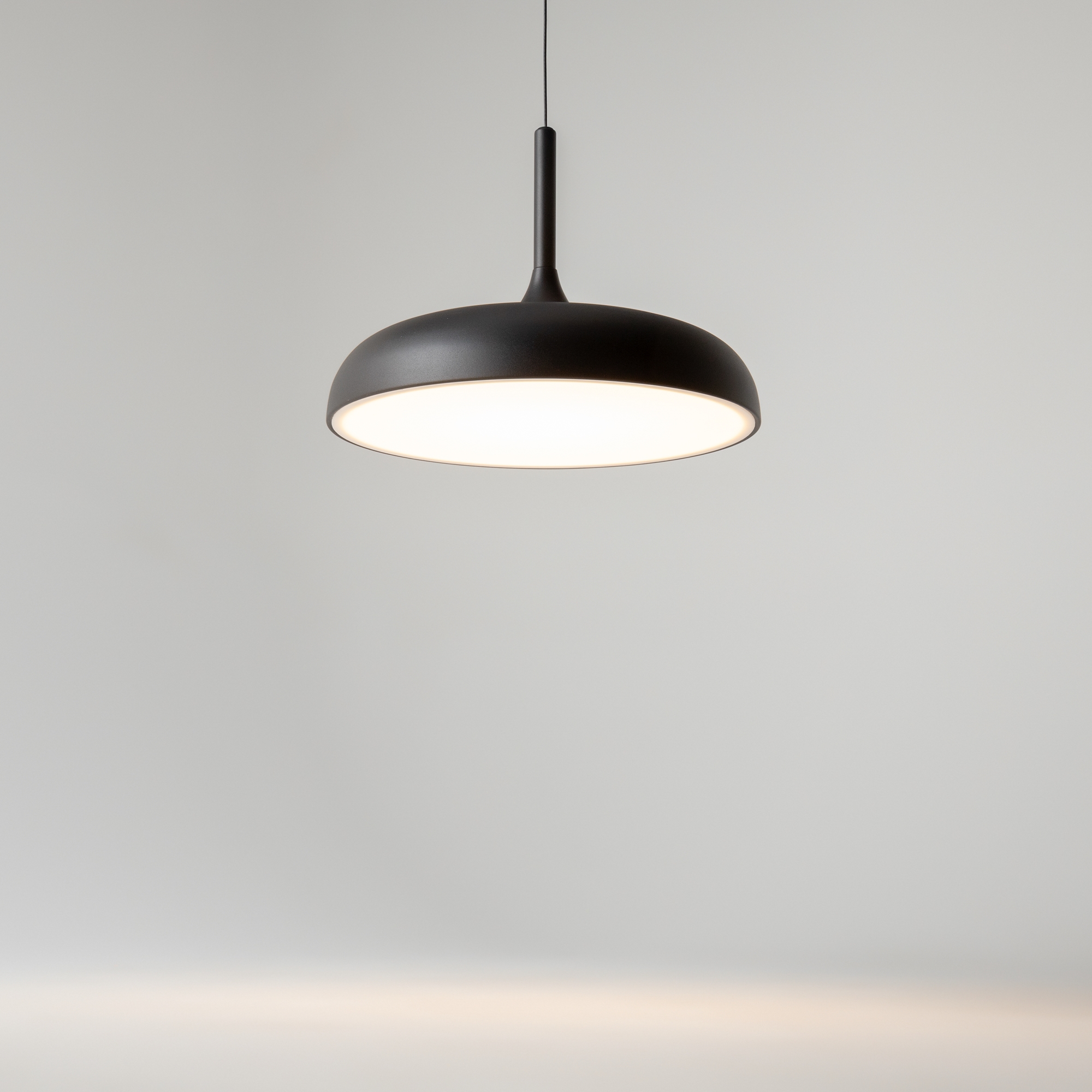 картинка Подвесной светильник Maytoni MOD189PL-L30B3K