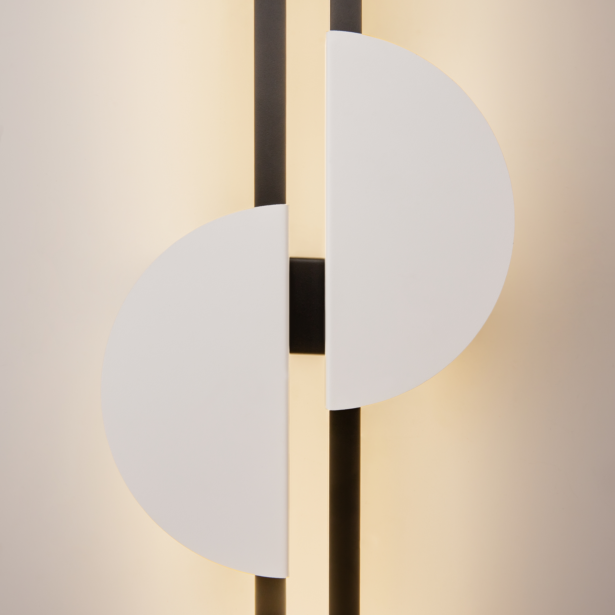 картинка Настенный светильник (бра) Maytoni MOD179WL-L22W4K1