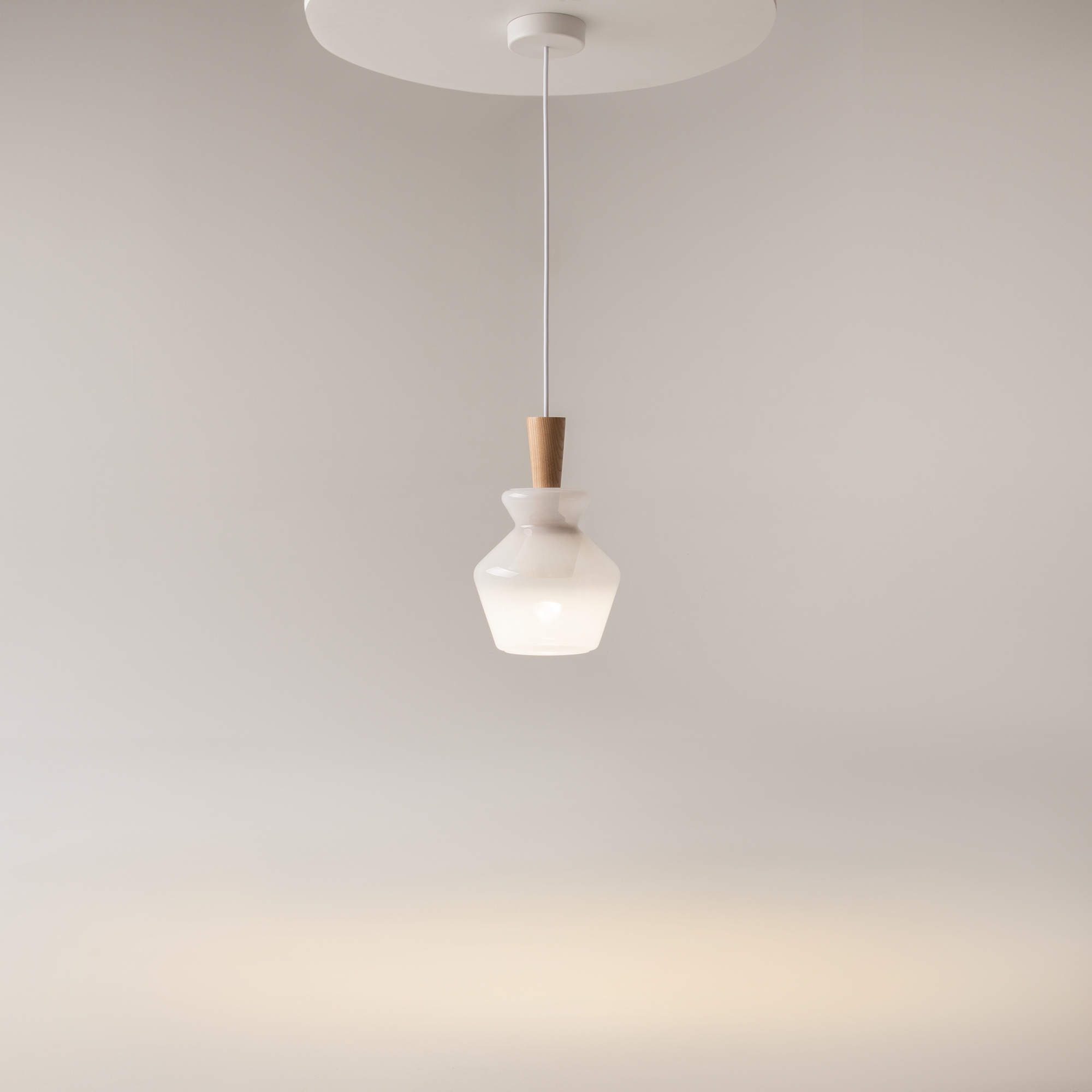 картинка Подвесной светильник Maytoni MOD405PL-01W1