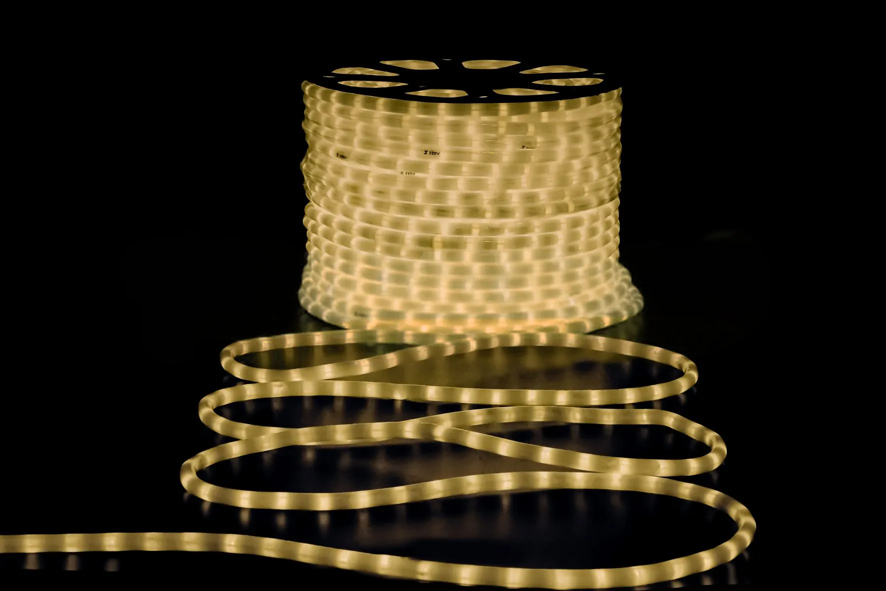 картинка Дюралайт 2-х провод, 10 мм, 220В, статика, теплый белый