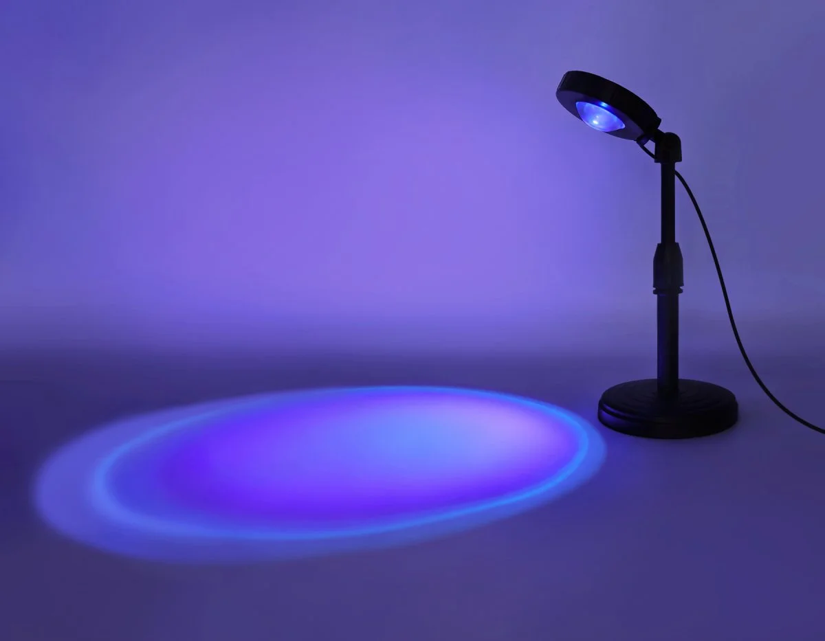 картинка Атмосферная светодиодная настольная лампа с пультом DE8385