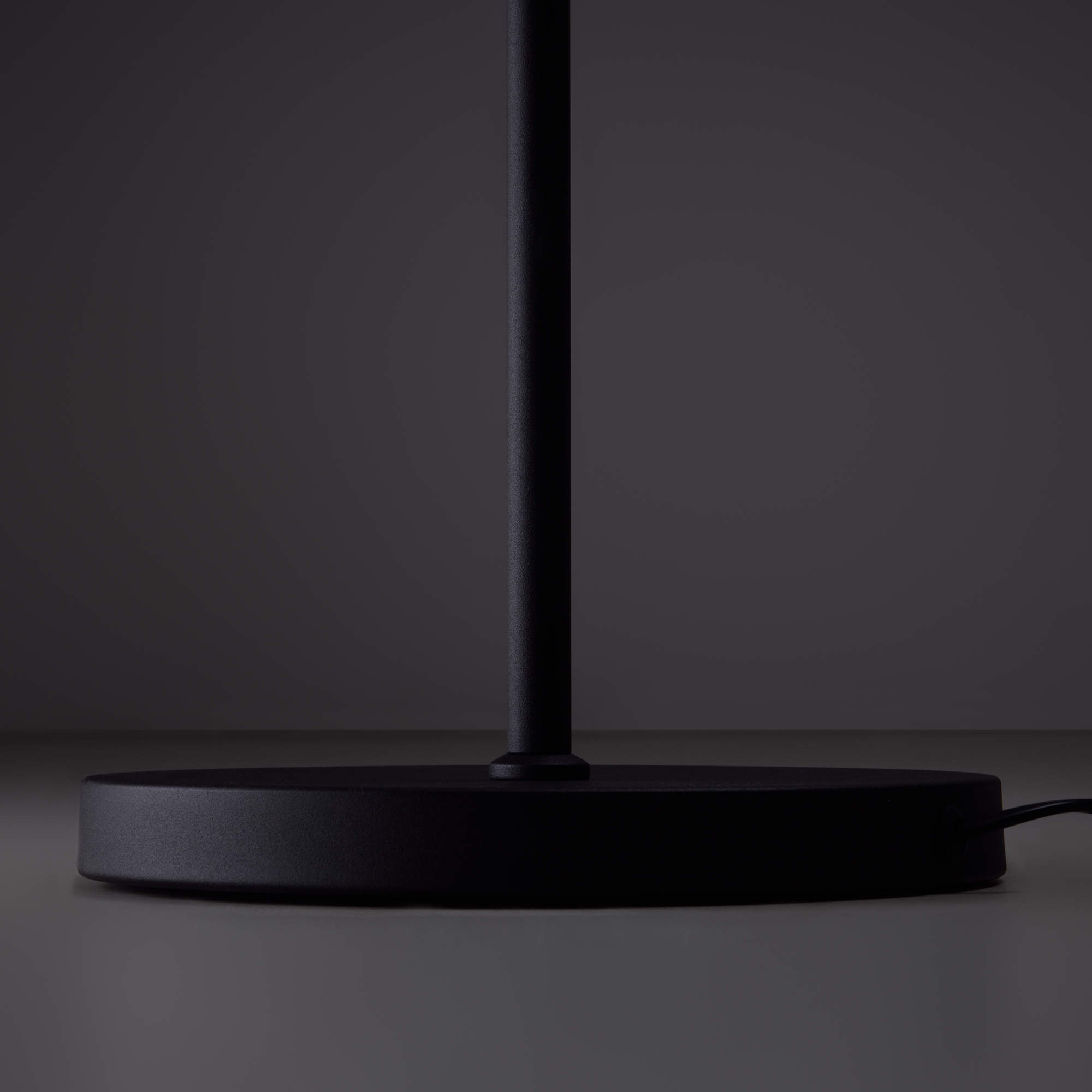 картинка Напольный светильник (торшер) Freya FR6141FL-L14B