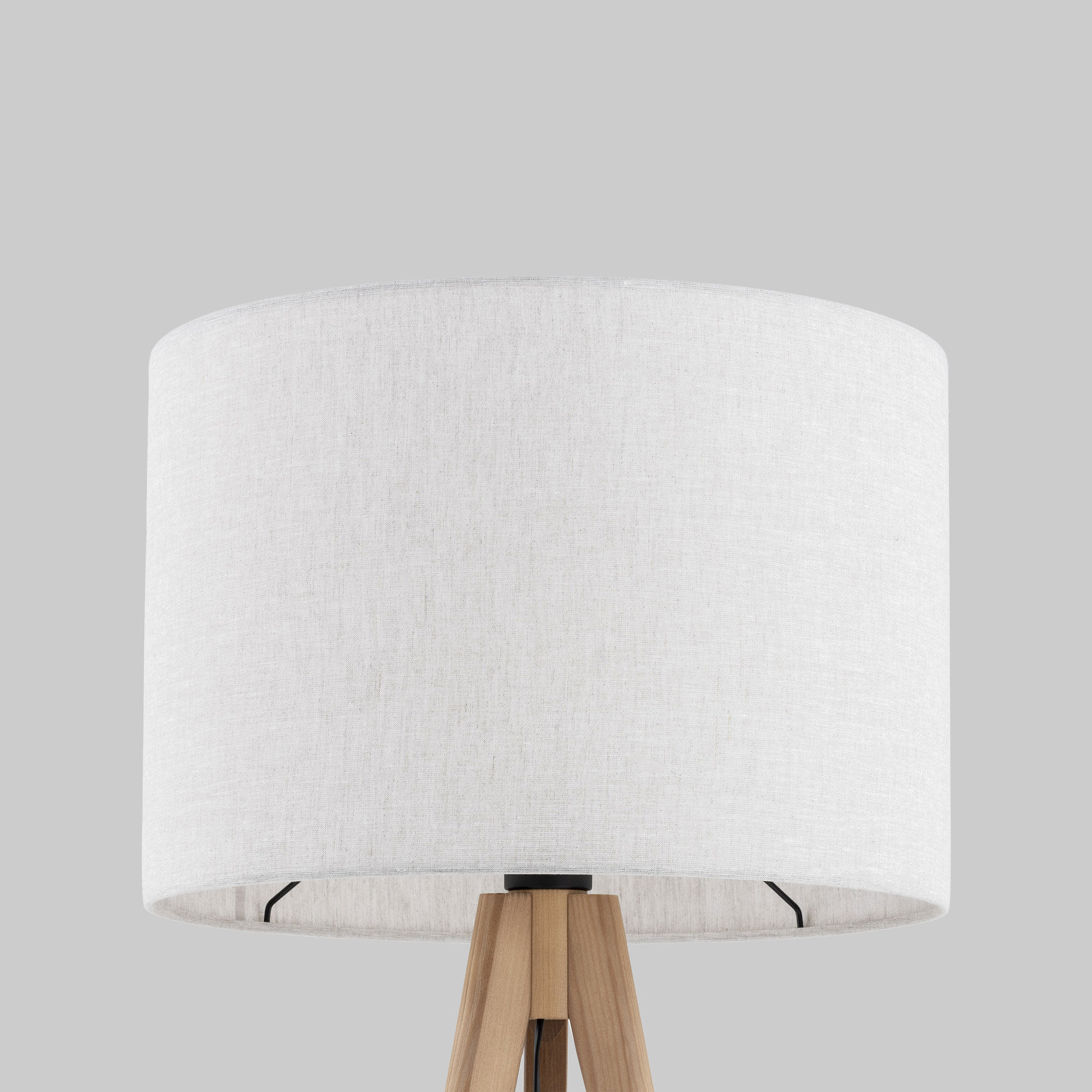 картинка Напольный светильник с тканевым абажуром 16007 Grand