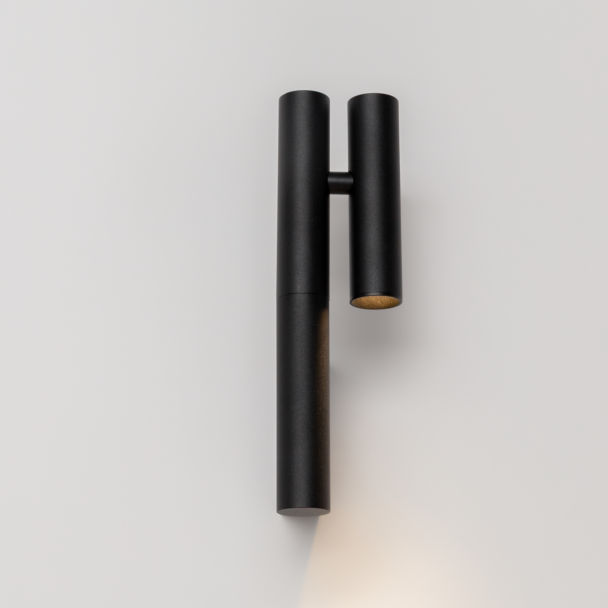 картинка Настенный светильник (бра) Maytoni MOD433WL-L3B3K