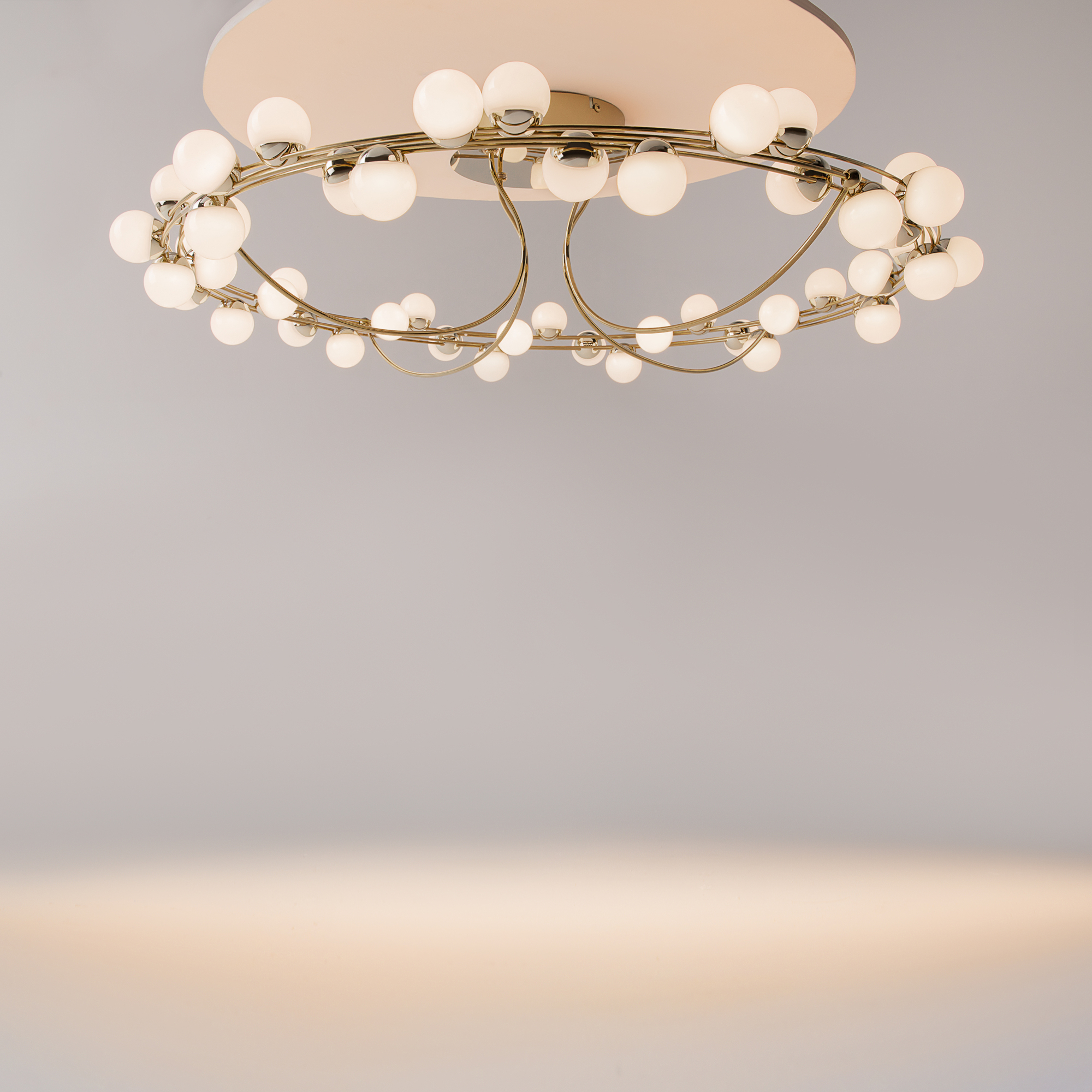 картинка Потолочный светильник Maytoni MOD081CL-L48G3K