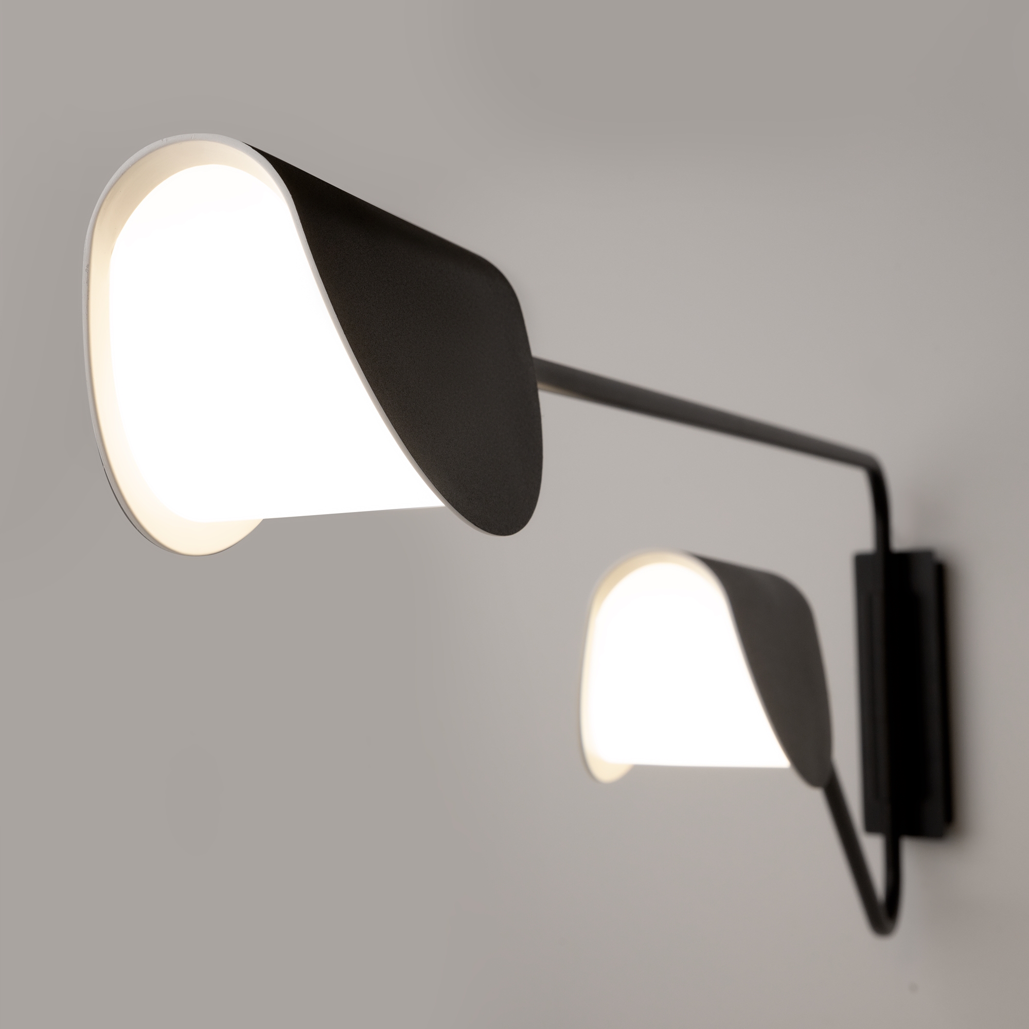 картинка Настенный светильник (бра) Maytoni MOD126WL-02B