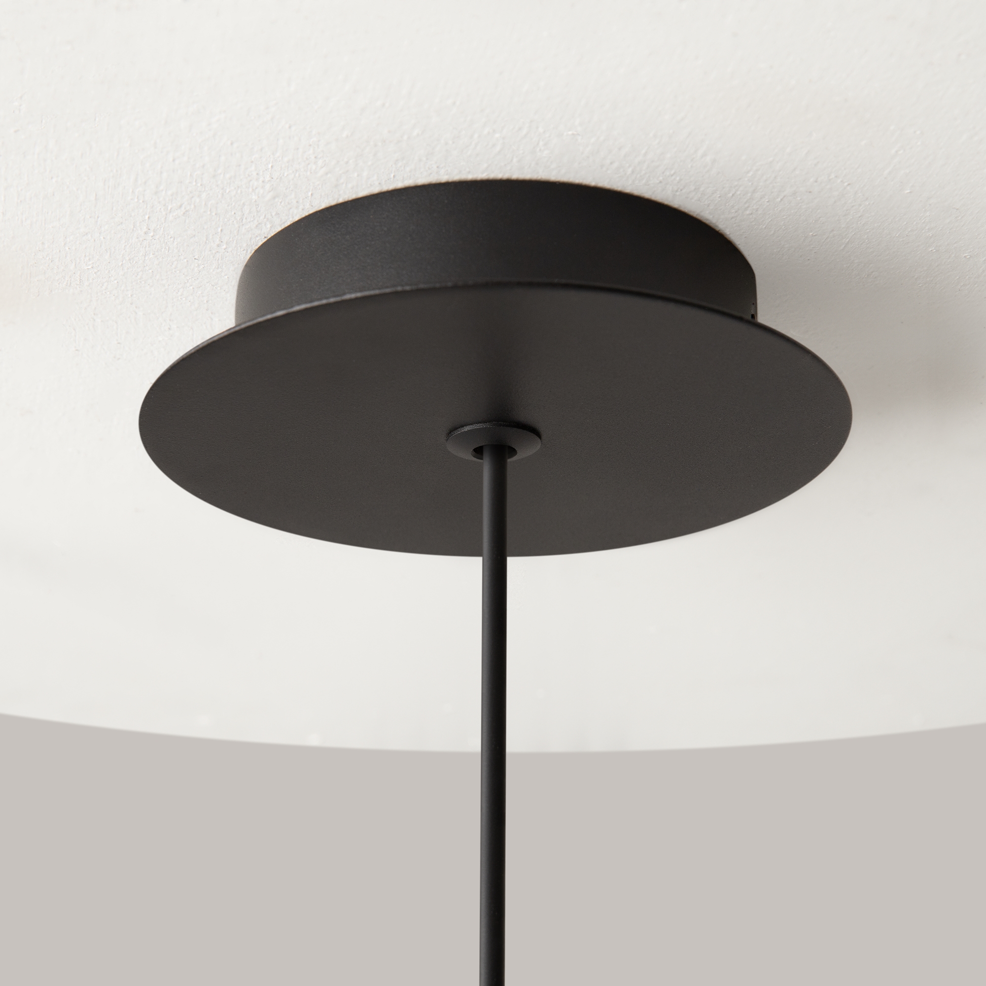 картинка Подвесной светильник Maytoni MOD126PL-01B