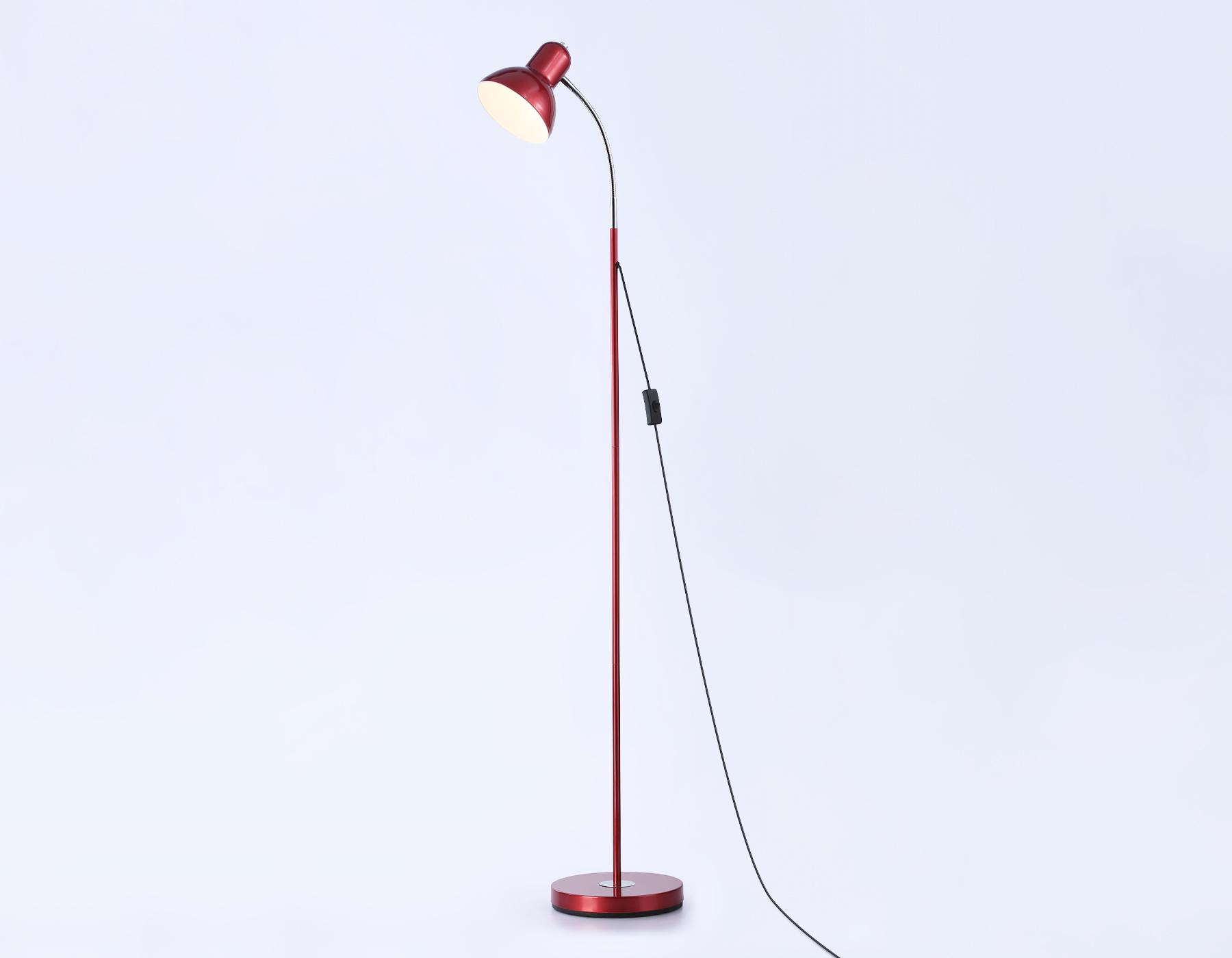 картинка Светильник напольный с выключателем на проводе