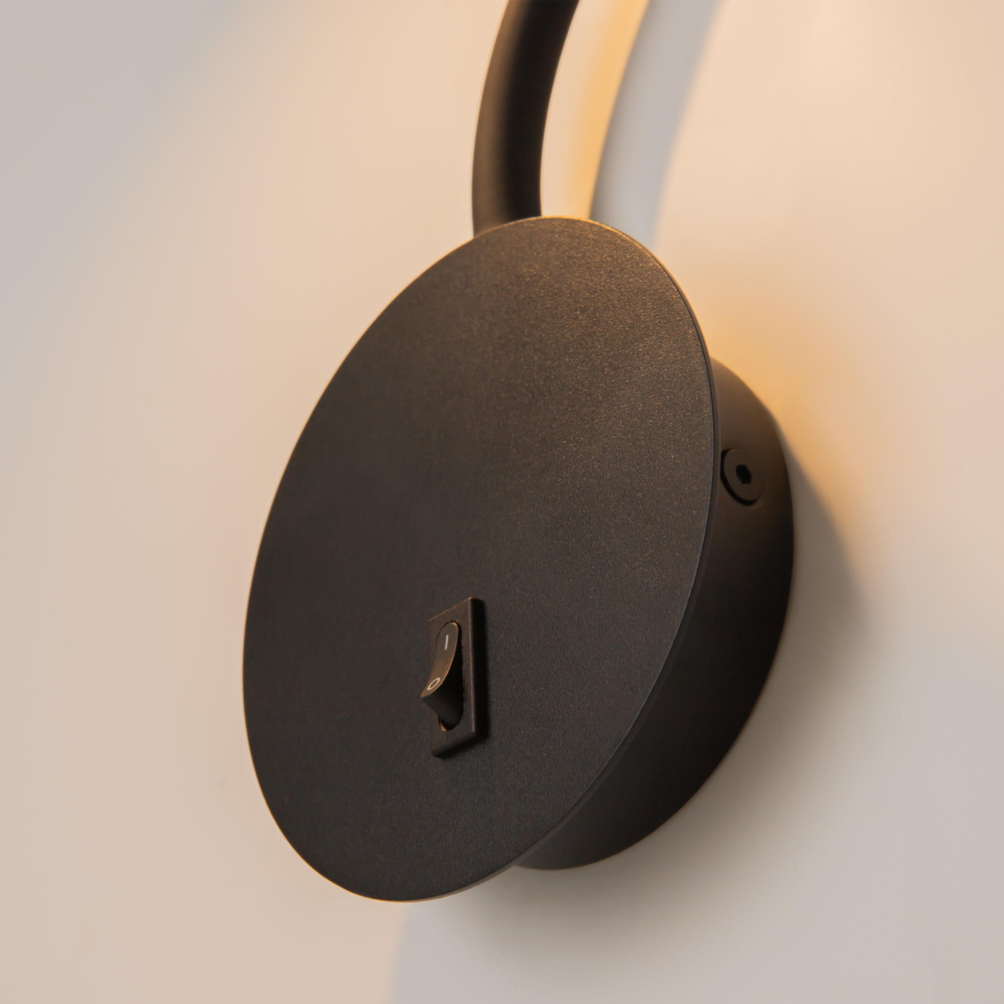 картинка Настенный светильник (бра) Technical C035WL-L3B3K