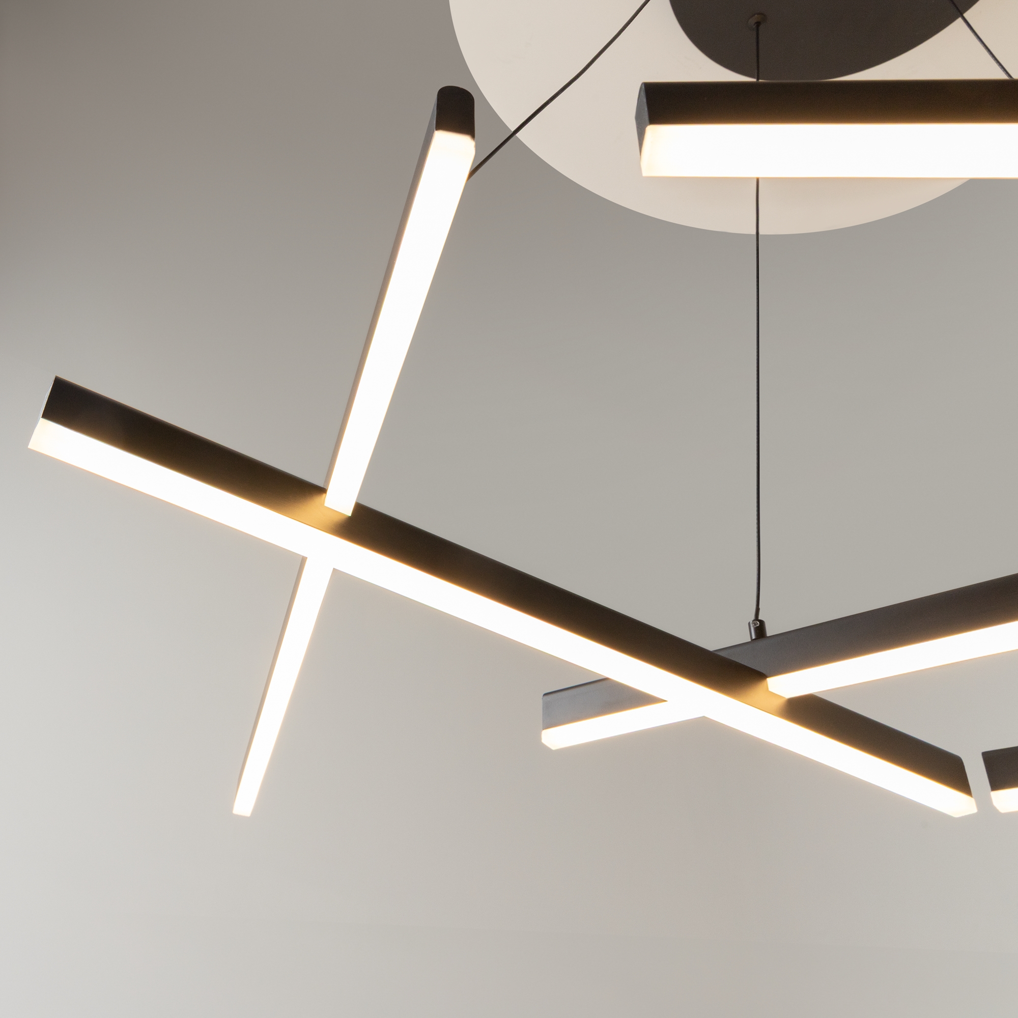 картинка Подвесной светильник Maytoni MOD016PL-L80BK