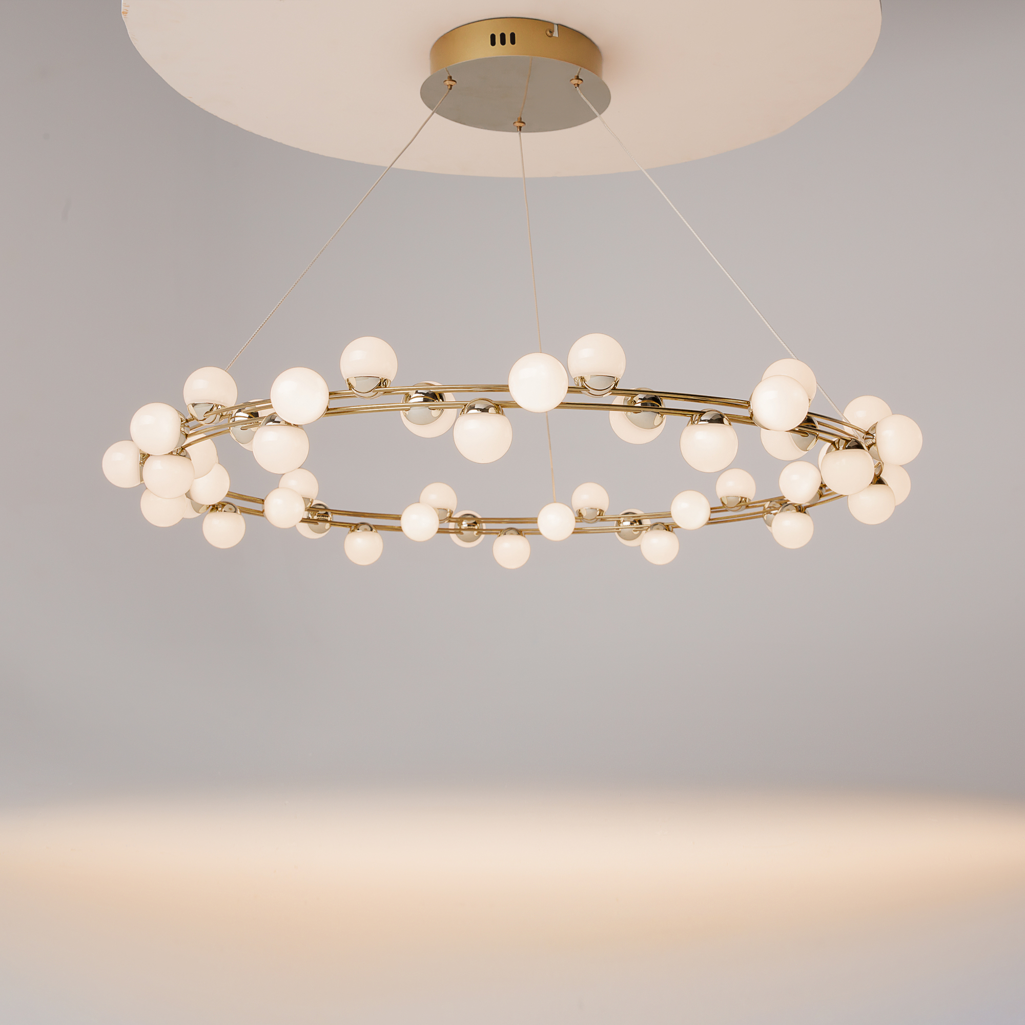 картинка Подвесной светильник Maytoni MOD081PL-L50G3K