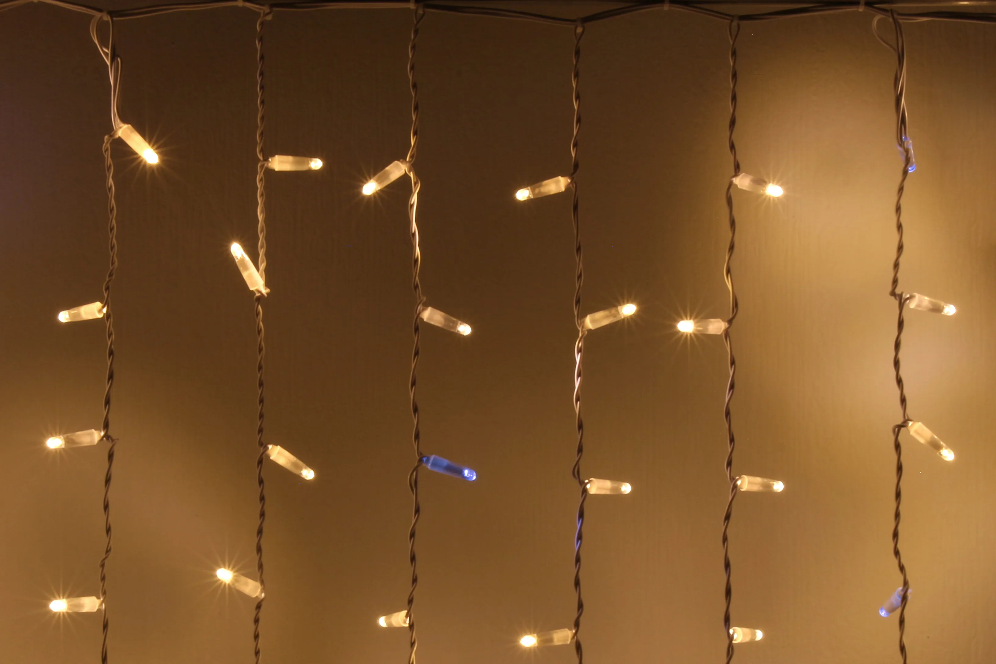 картинка Светодиодный занавес 2х1.5м, флэш, белый провод, теплый белый