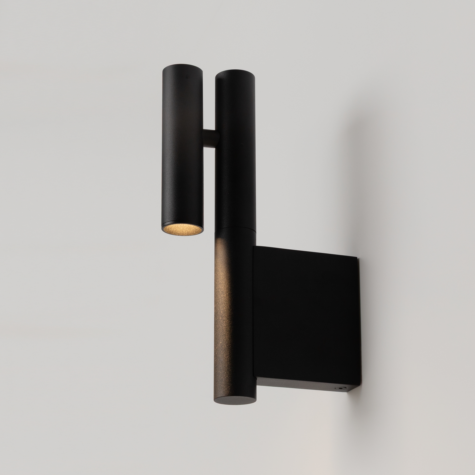 картинка Настенный светильник (бра) Maytoni MOD433WL-L3B3K