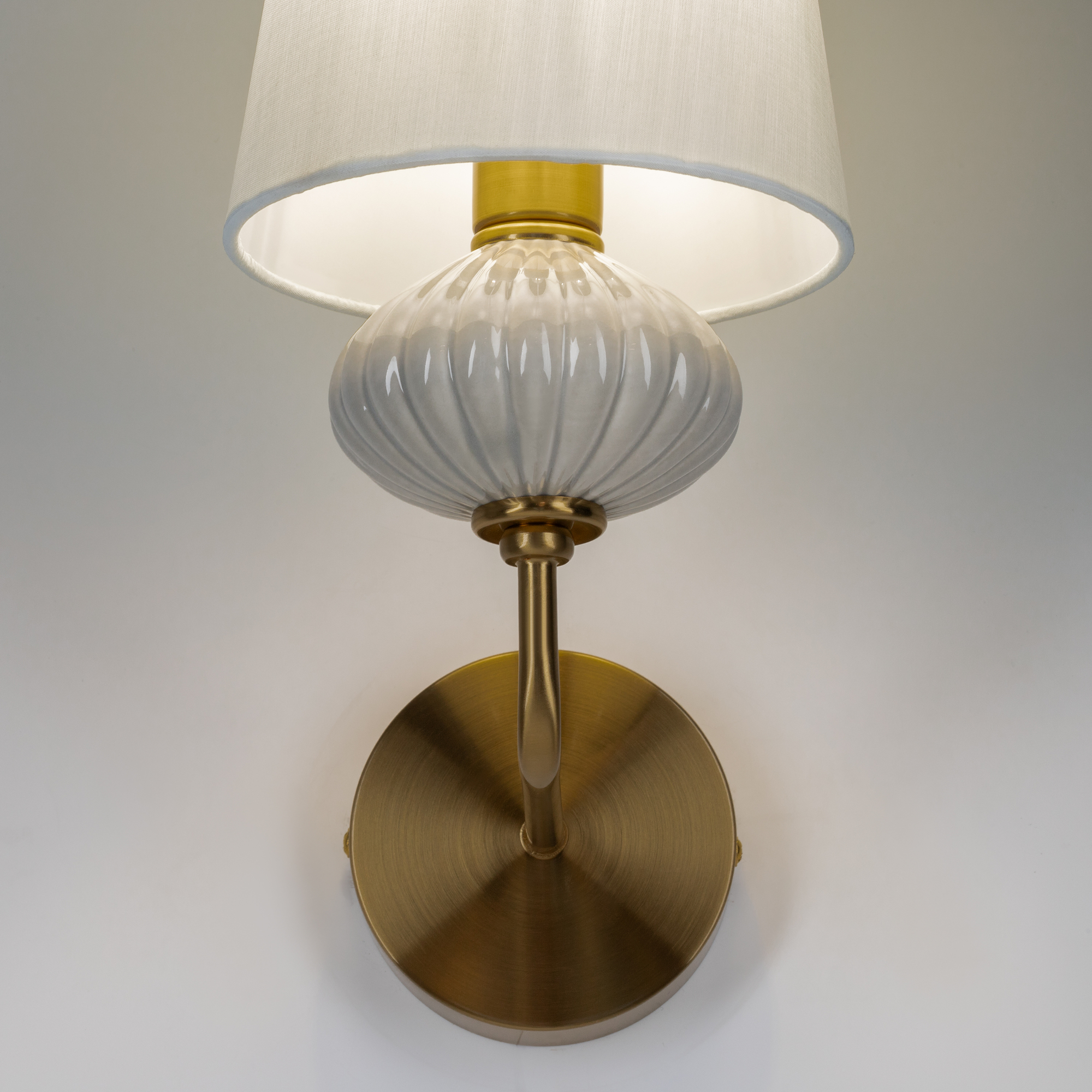 картинка Настенный светильник (бра) Freya FR2029WL-01BS