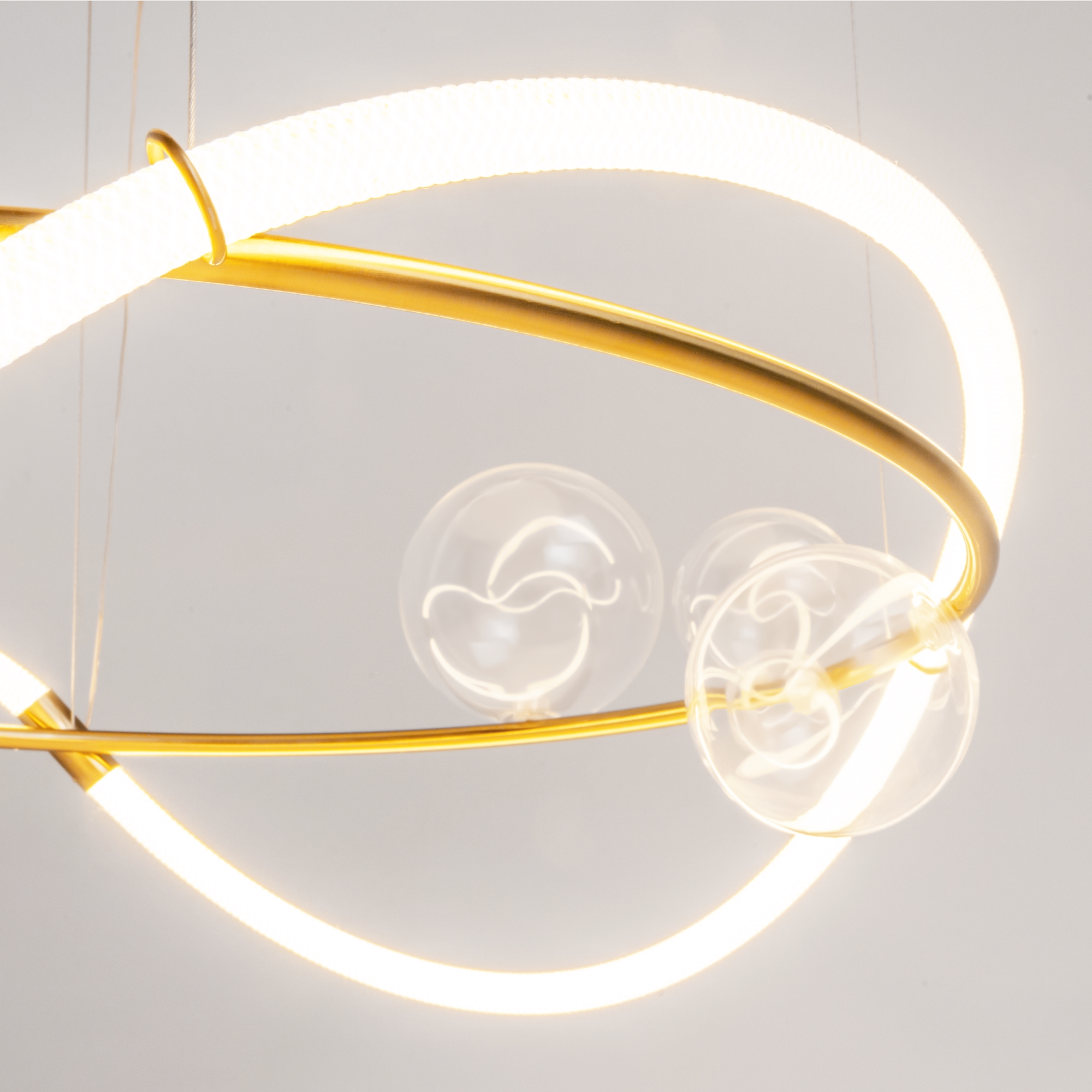 картинка Подвесной светильник Maytoni MOD289PL-L44BS3K