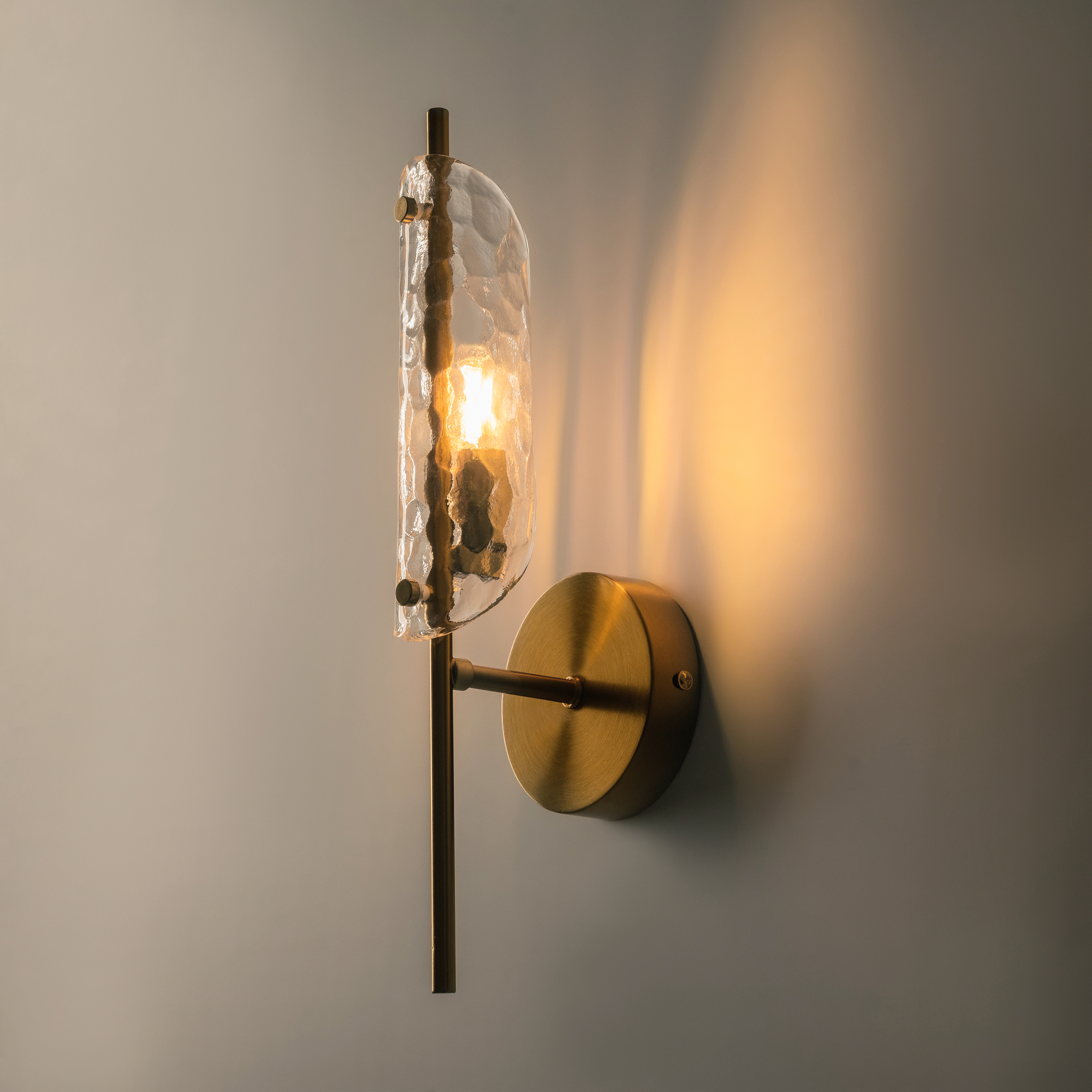 картинка Настенный светильник (бра) Freya FR5420WL-01BS