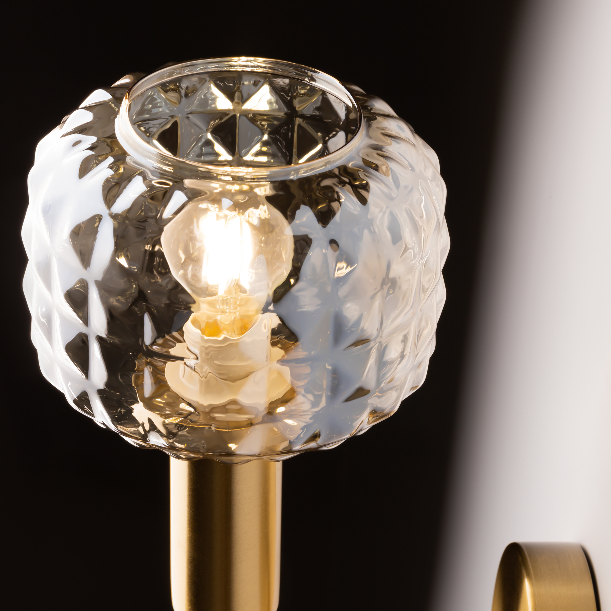 картинка Настенный светильник (бра) Freya FR5366WL-01BS