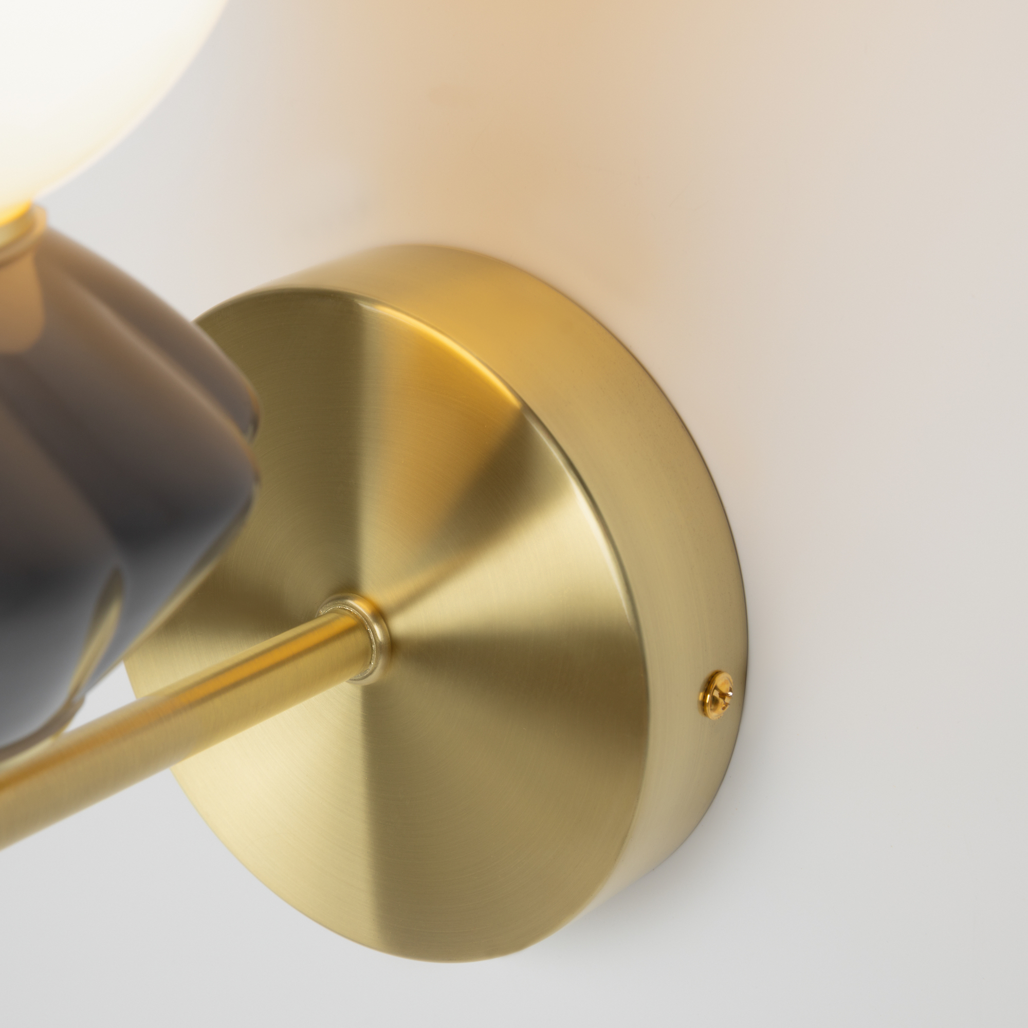 картинка Настенный светильник (бра) Maytoni MOD362WL-L5GR3K