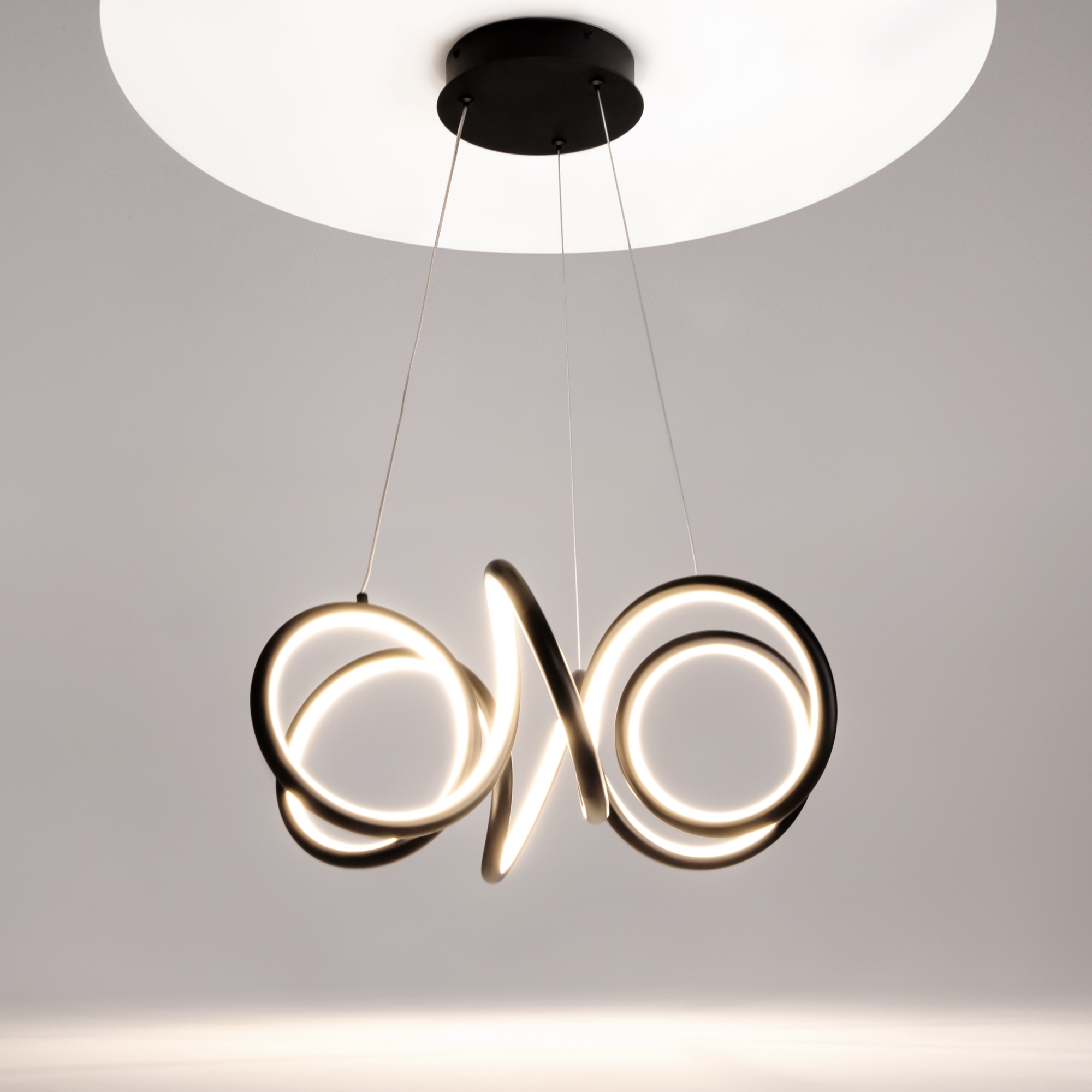 картинка Подвесной светильник Maytoni MOD241PL-L60BK