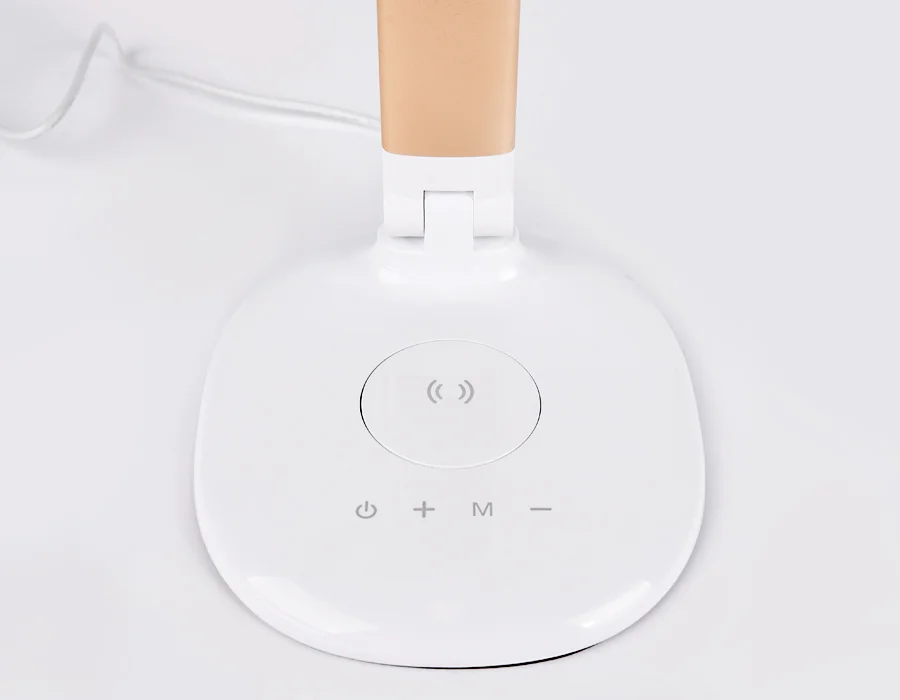 картинка Светодиодная настольная лампа с беспроводной зарядкой DE525