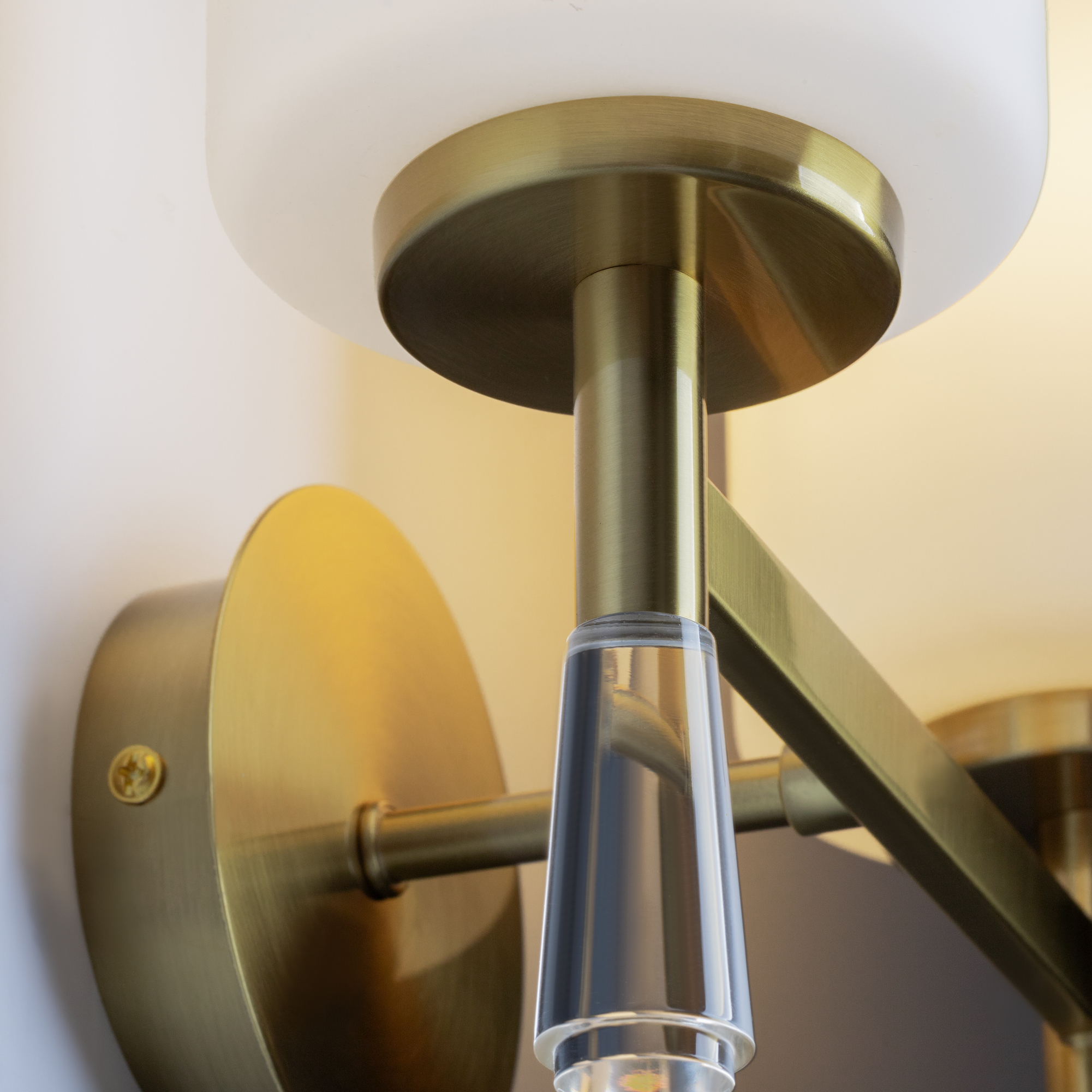 картинка Настенный светильник (бра) Freya FR2031WL-02BS