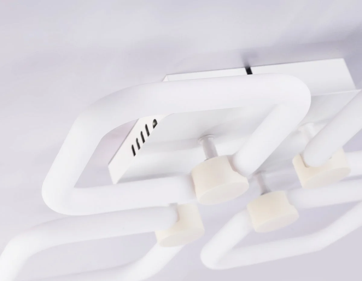 картинка Потолочный светодиодный светильник с пультом