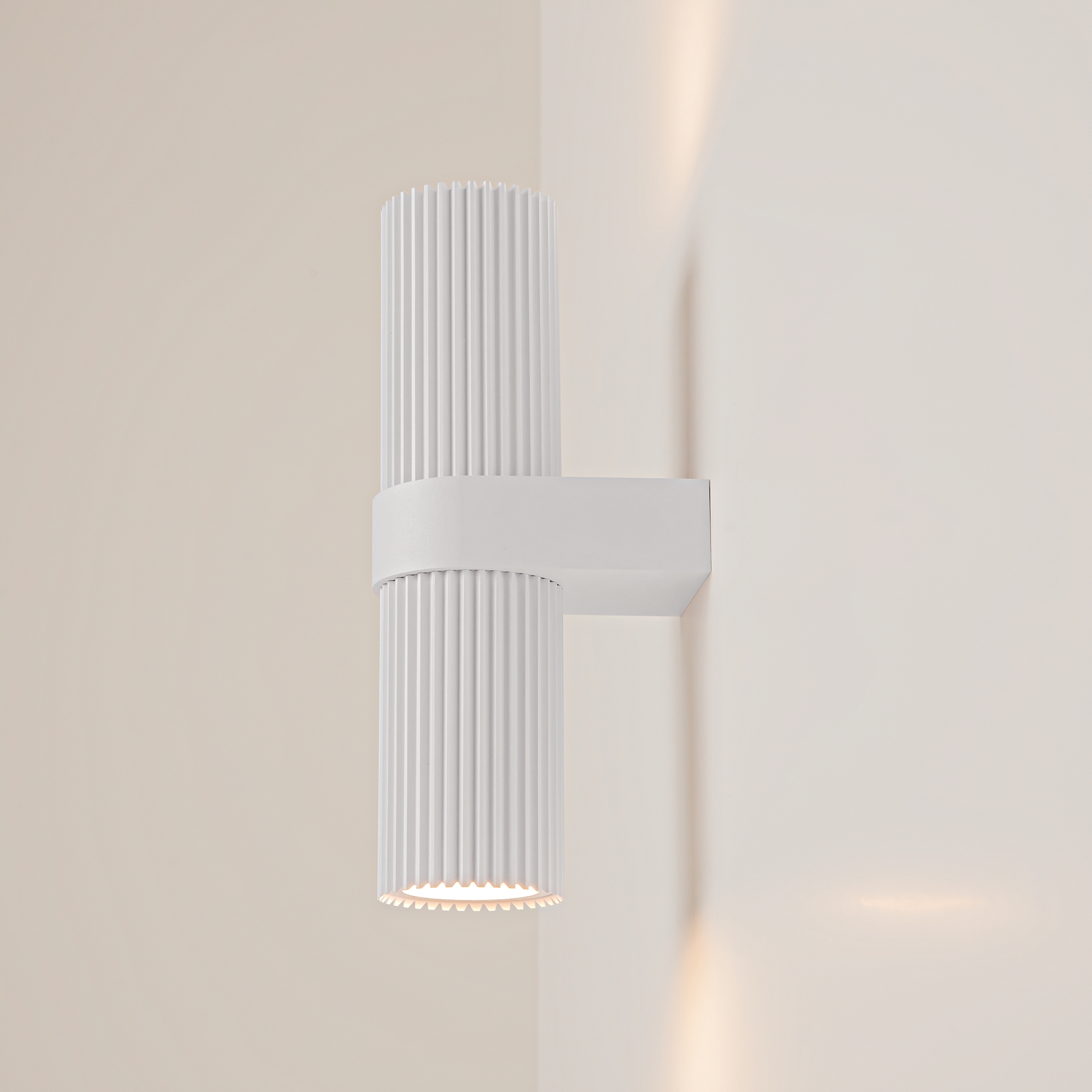 картинка Настенный светильник (бра) Maytoni MOD326WL-02W