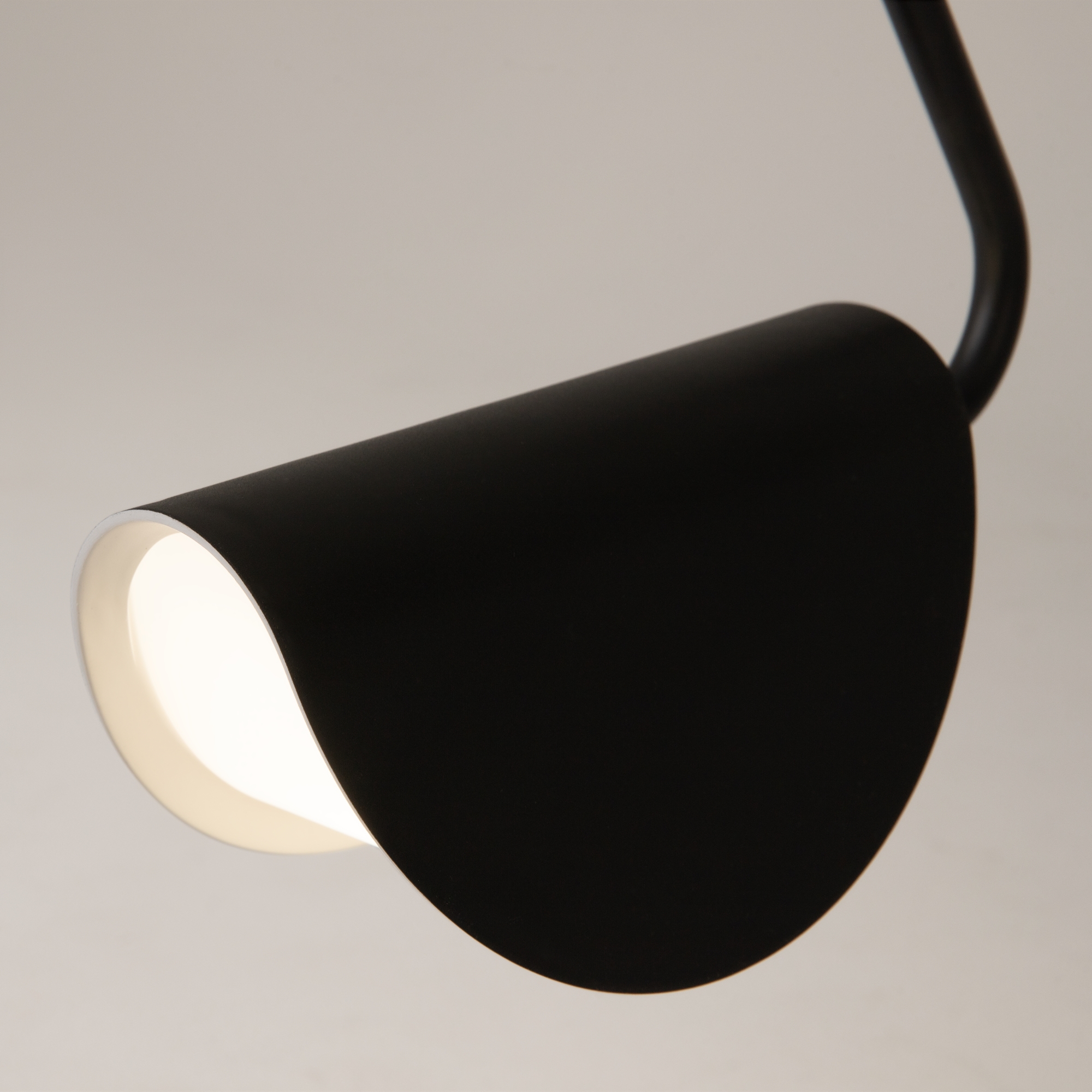 картинка Подвесной светильник Maytoni MOD126PL-01B