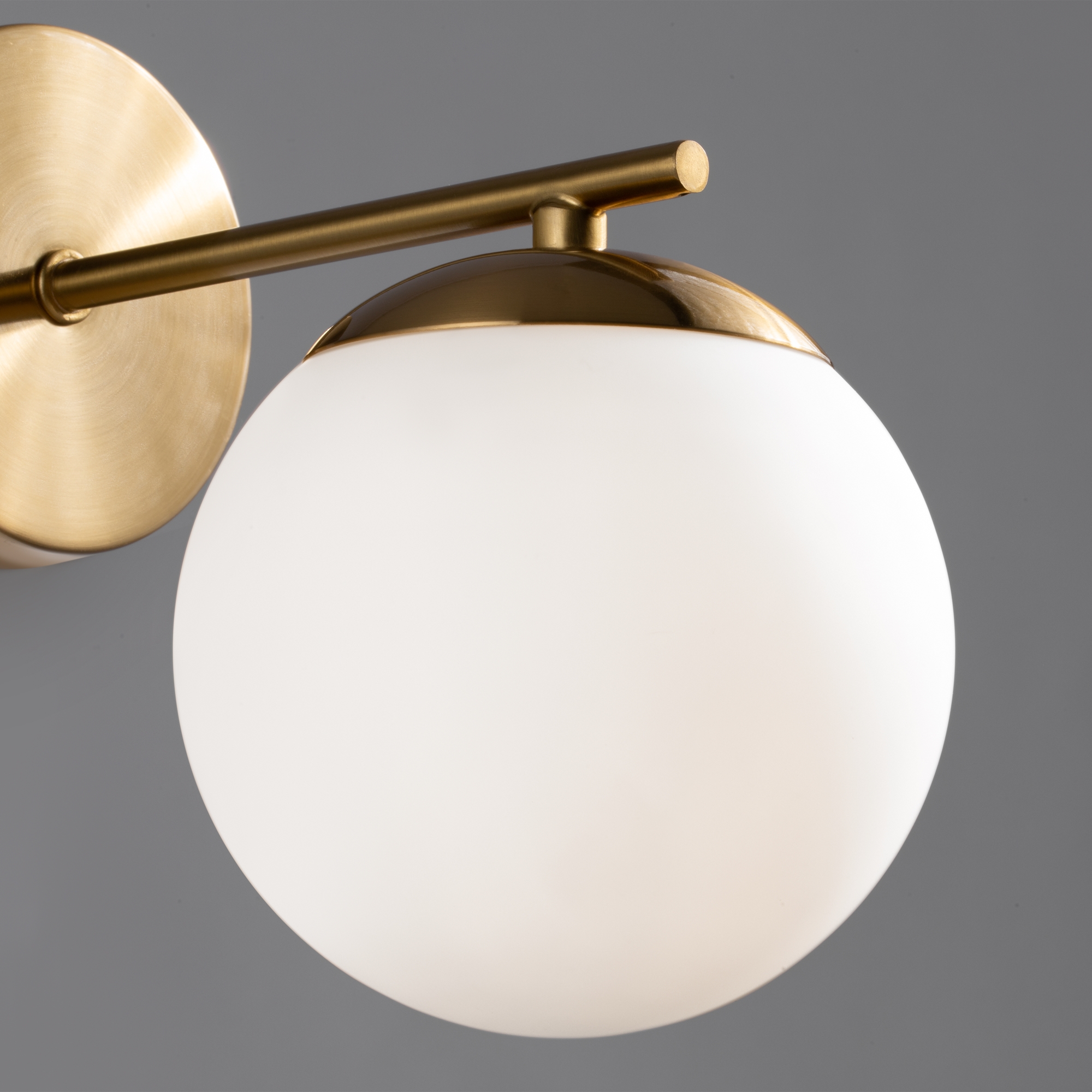 картинка Настенный светильник (бра) Freya FR5230WL-01BS