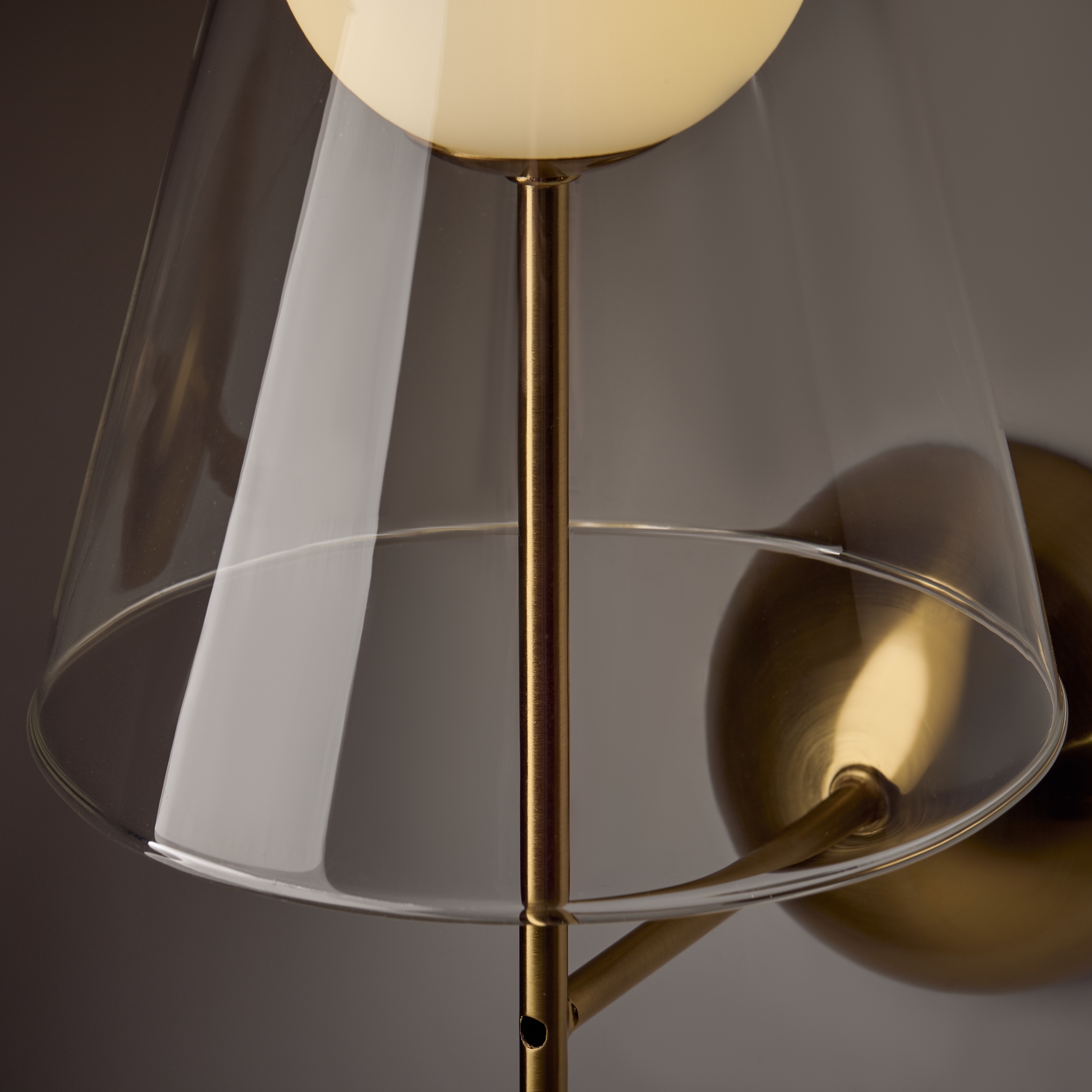 картинка Настенный светильник (бра) Freya FR5382WL-01BS