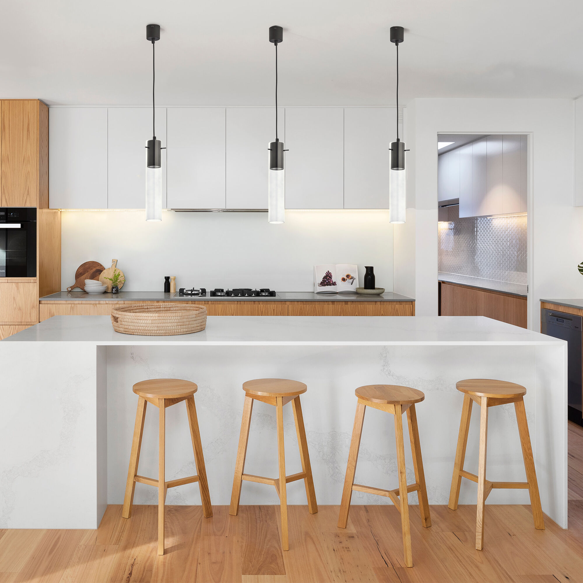 картинка Подвесной светильник со стеклянным плафоном 3146 Look Graphite