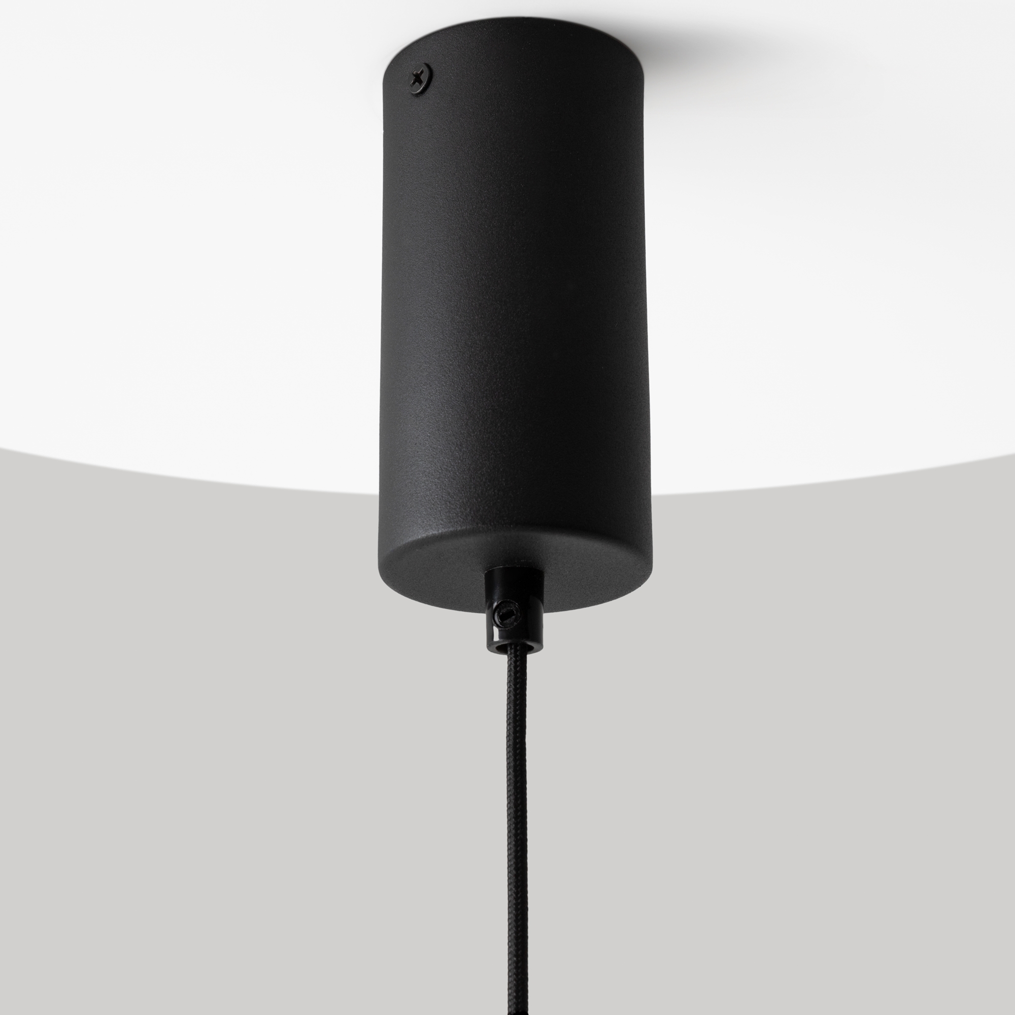 картинка Подвесной светильник Maytoni MOD041PL-L15B3K1