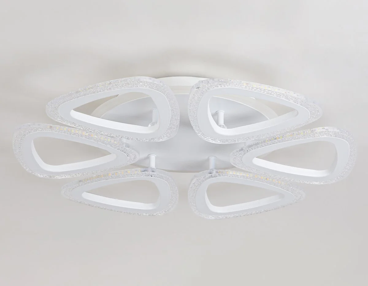 картинка Потолочный светодиодный светильник с пультом