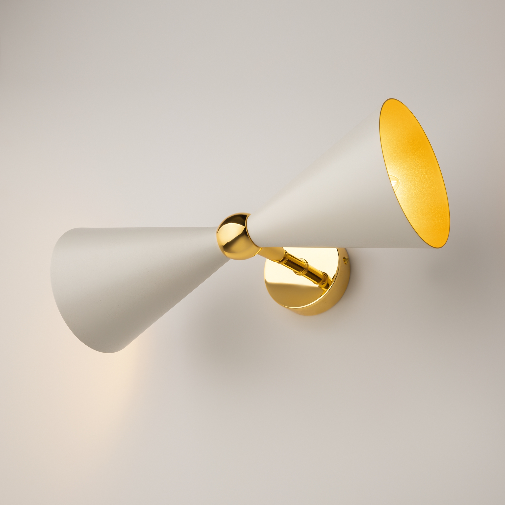 картинка Настенный светильник (бра) Maytoni MOD108WL-02WG