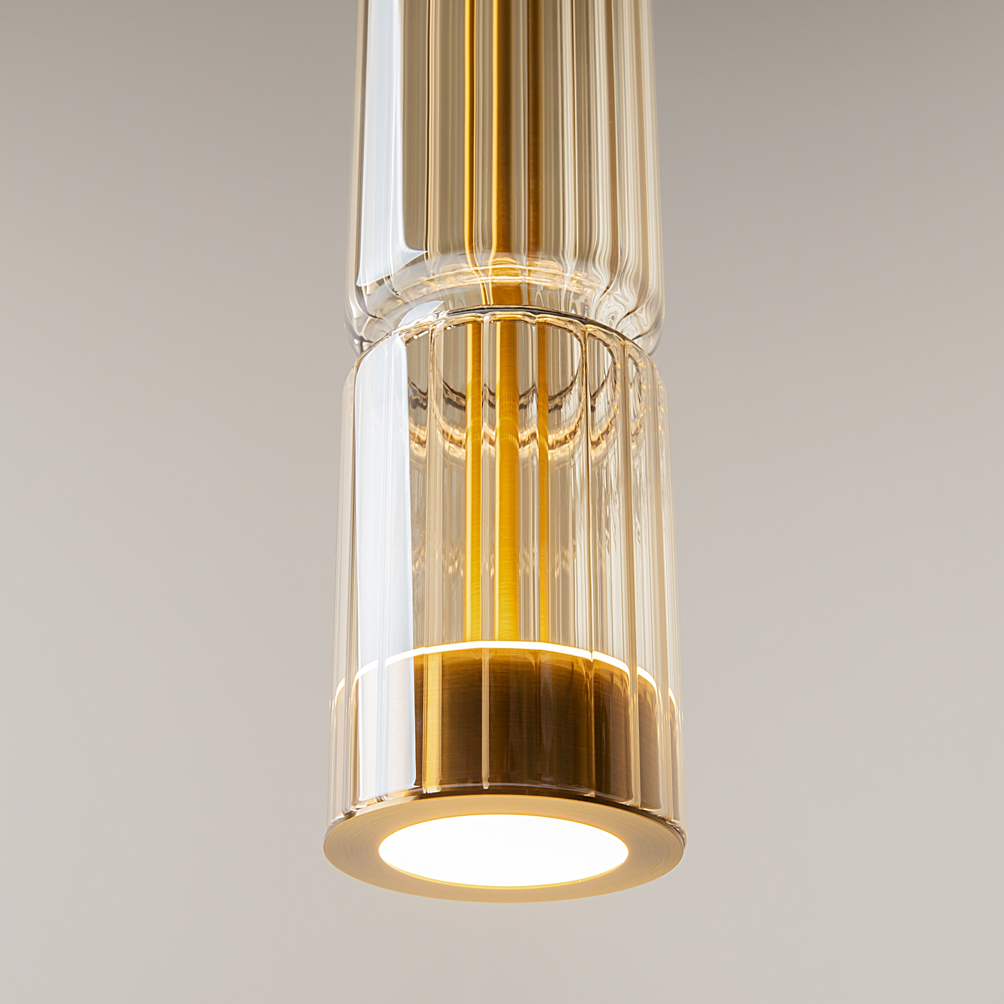 картинка Подвесной светильник Maytoni MOD272PL-L12BS3K1